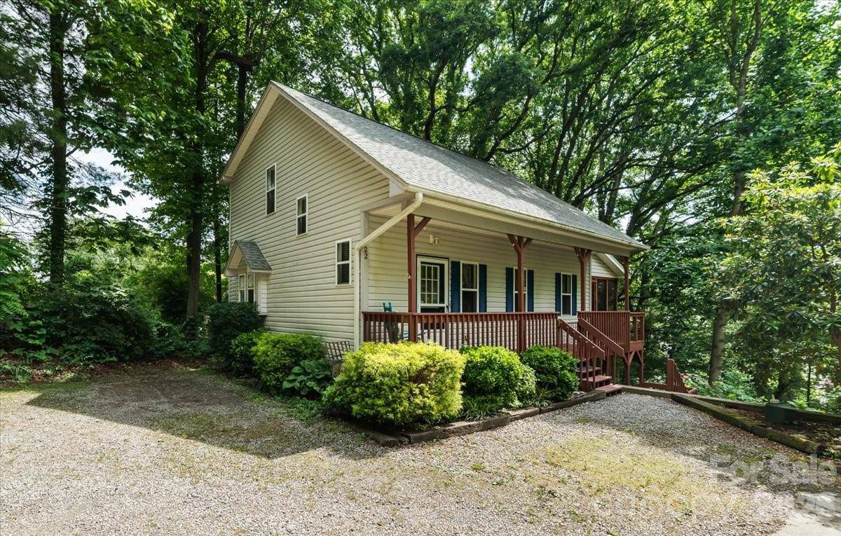 122 Arnold HTS, Waynesville, NC 28786
