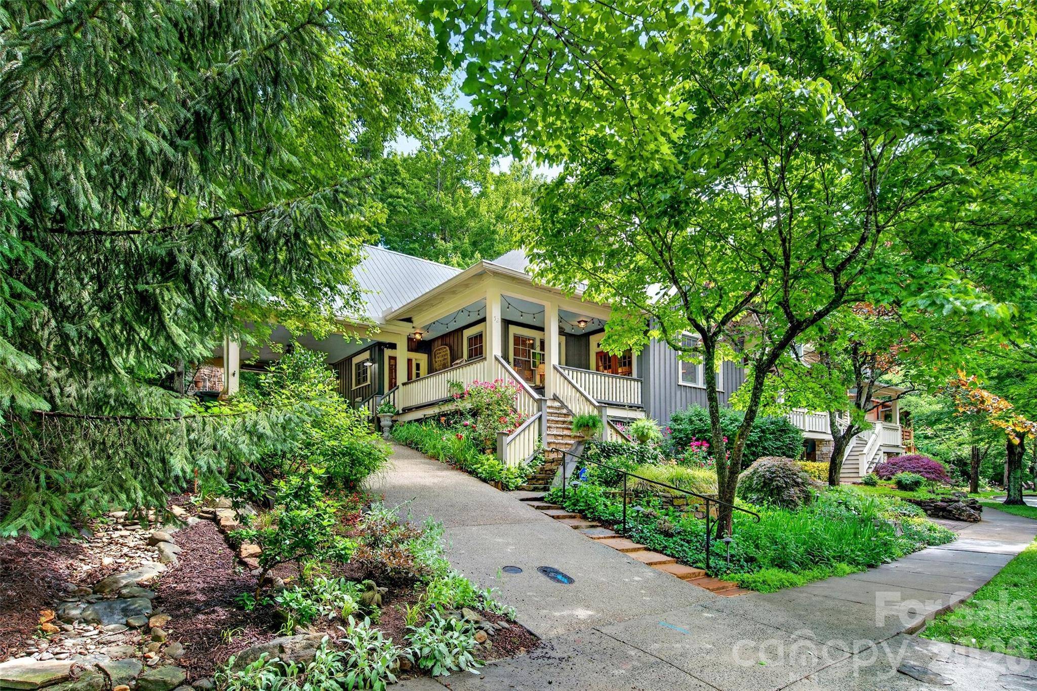 52 Cheshire DR, Black Mountain, NC 28711