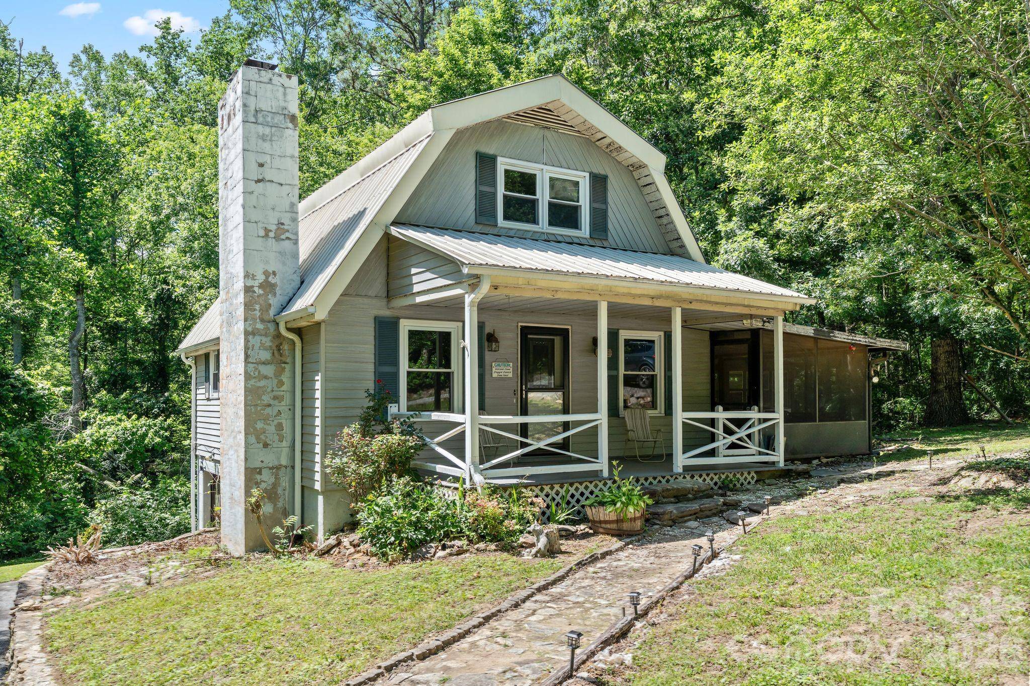177 E Poplar DR, Hendersonville, NC 28792