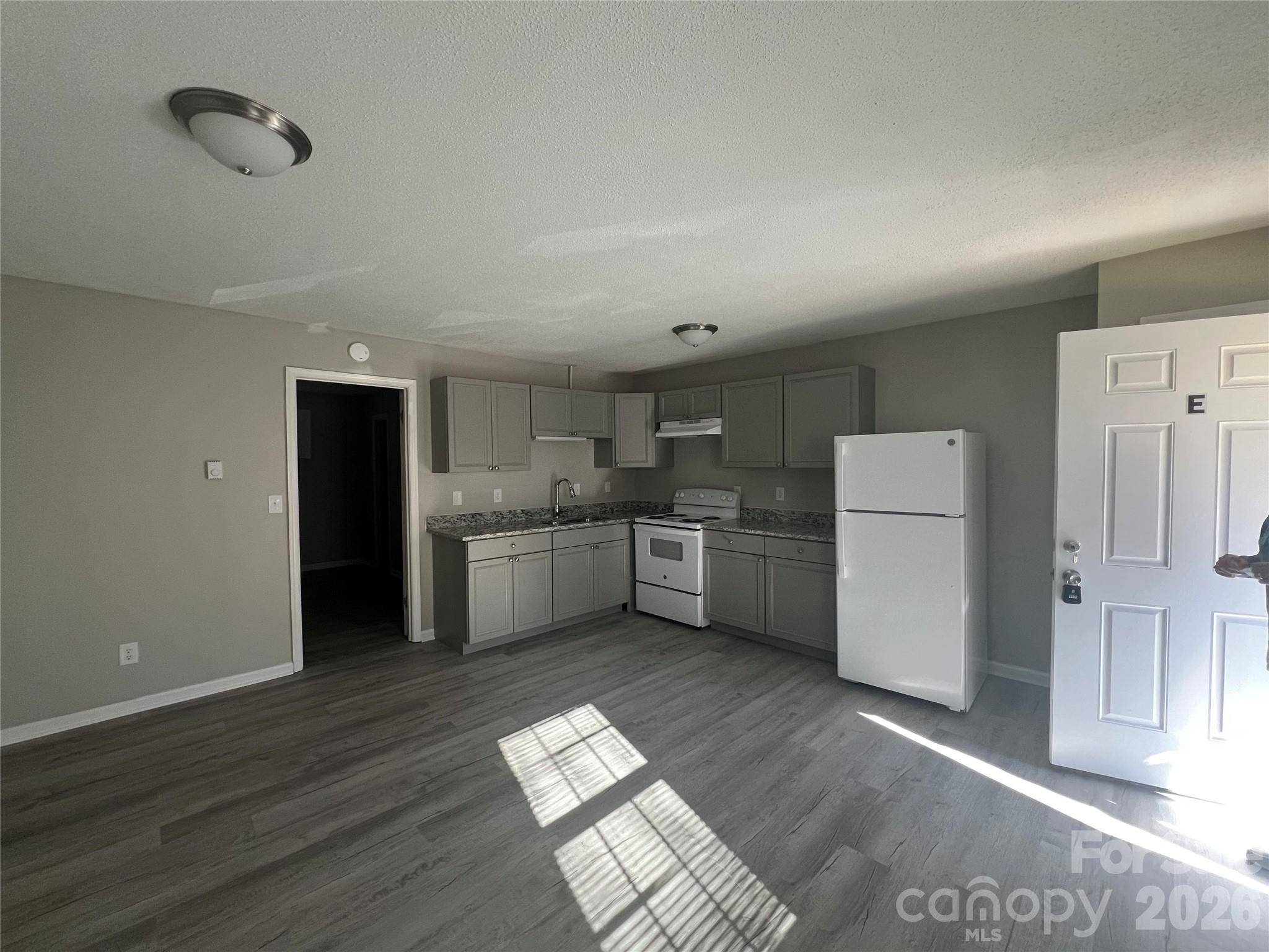 1963 1971 1977 Lakeview RD, Asheboro, NC 27203