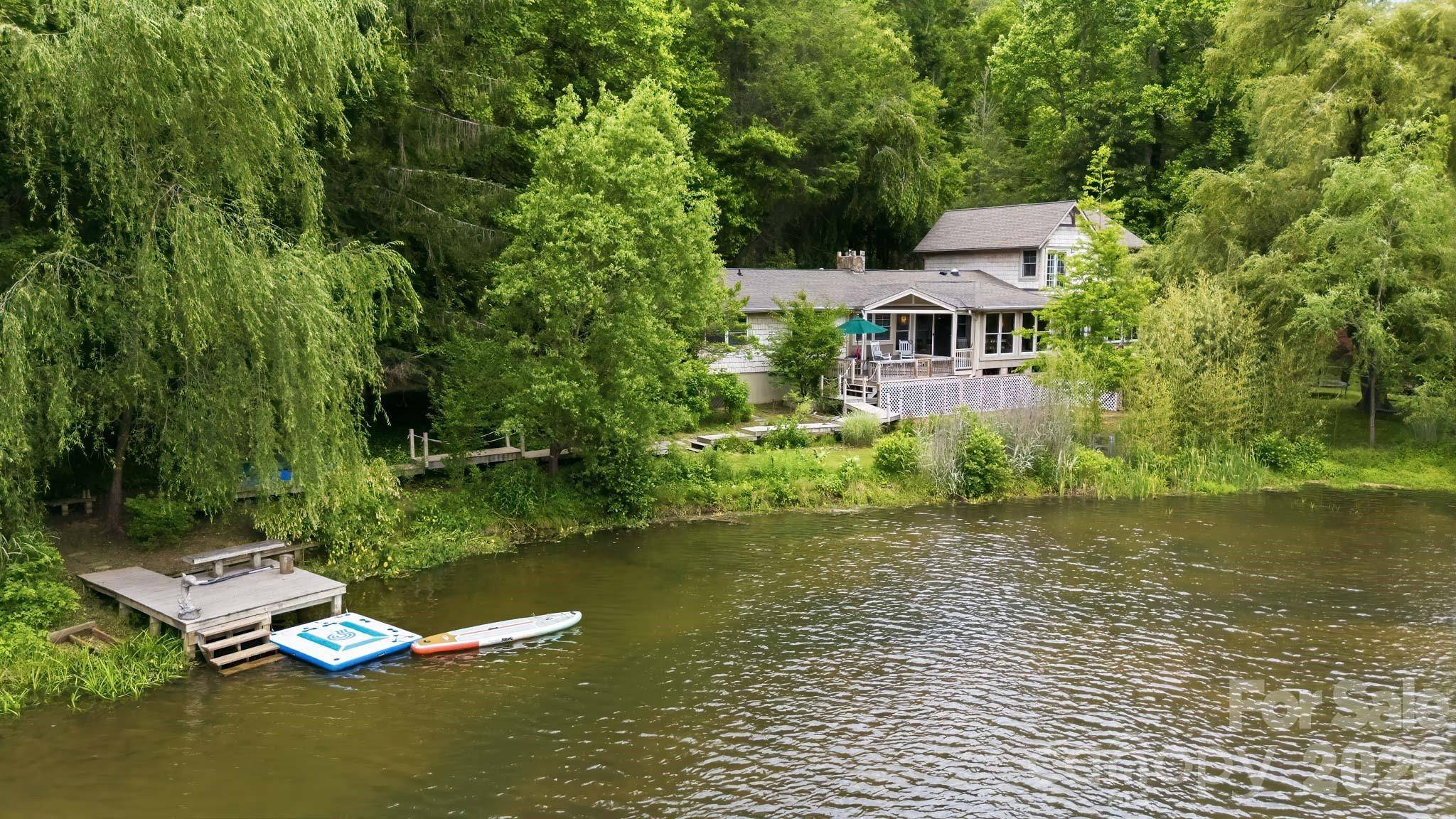 11 Echo Lake DR, Fairview, NC 28730