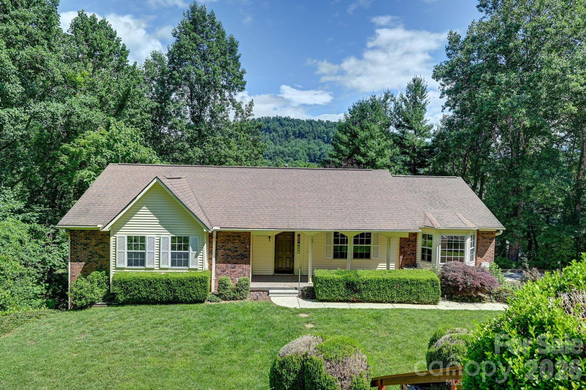 31 Surrey RUN, Asheville, NC 28803