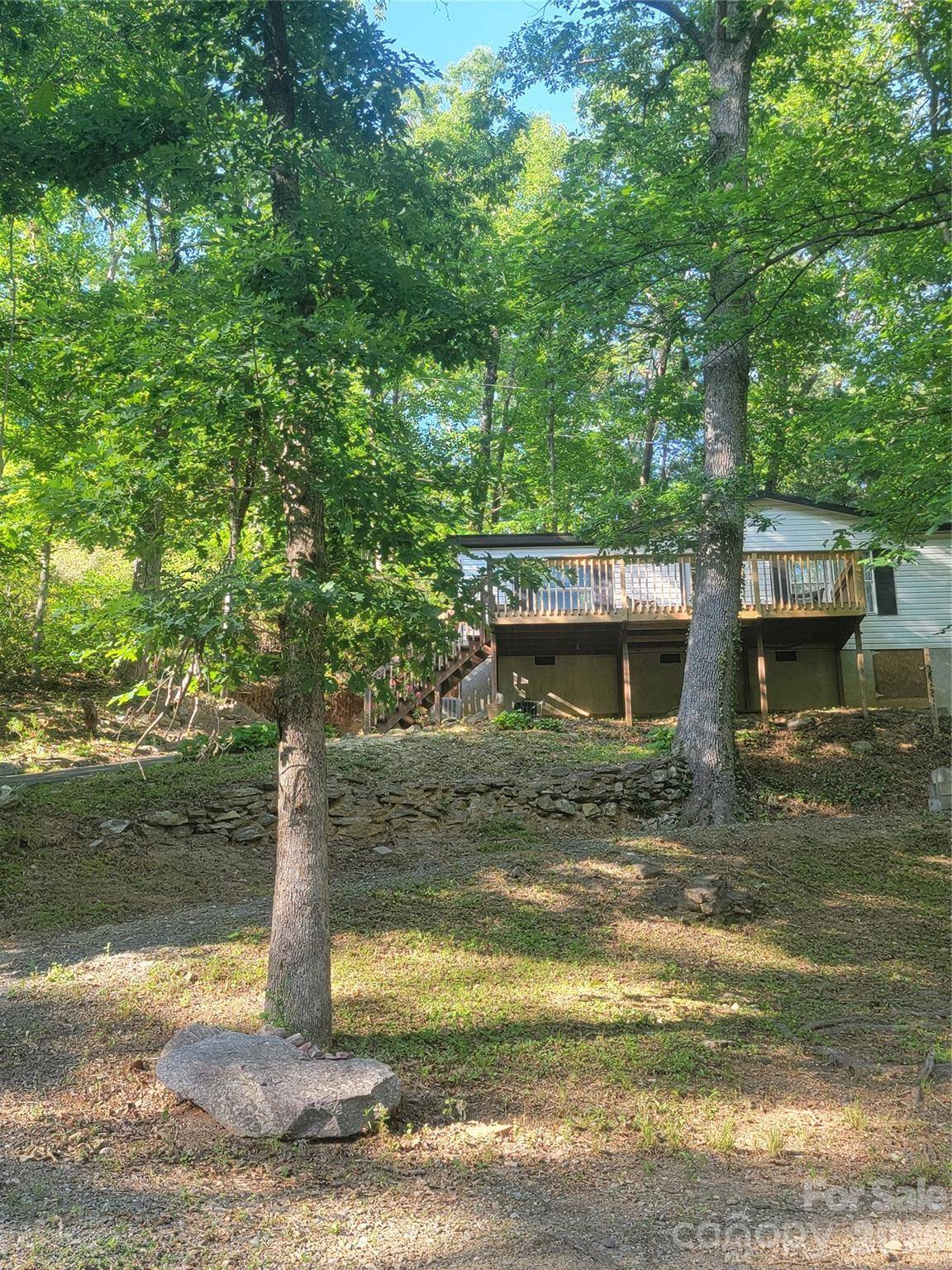138 Buddy LN, Chimney Rock, NC 28720