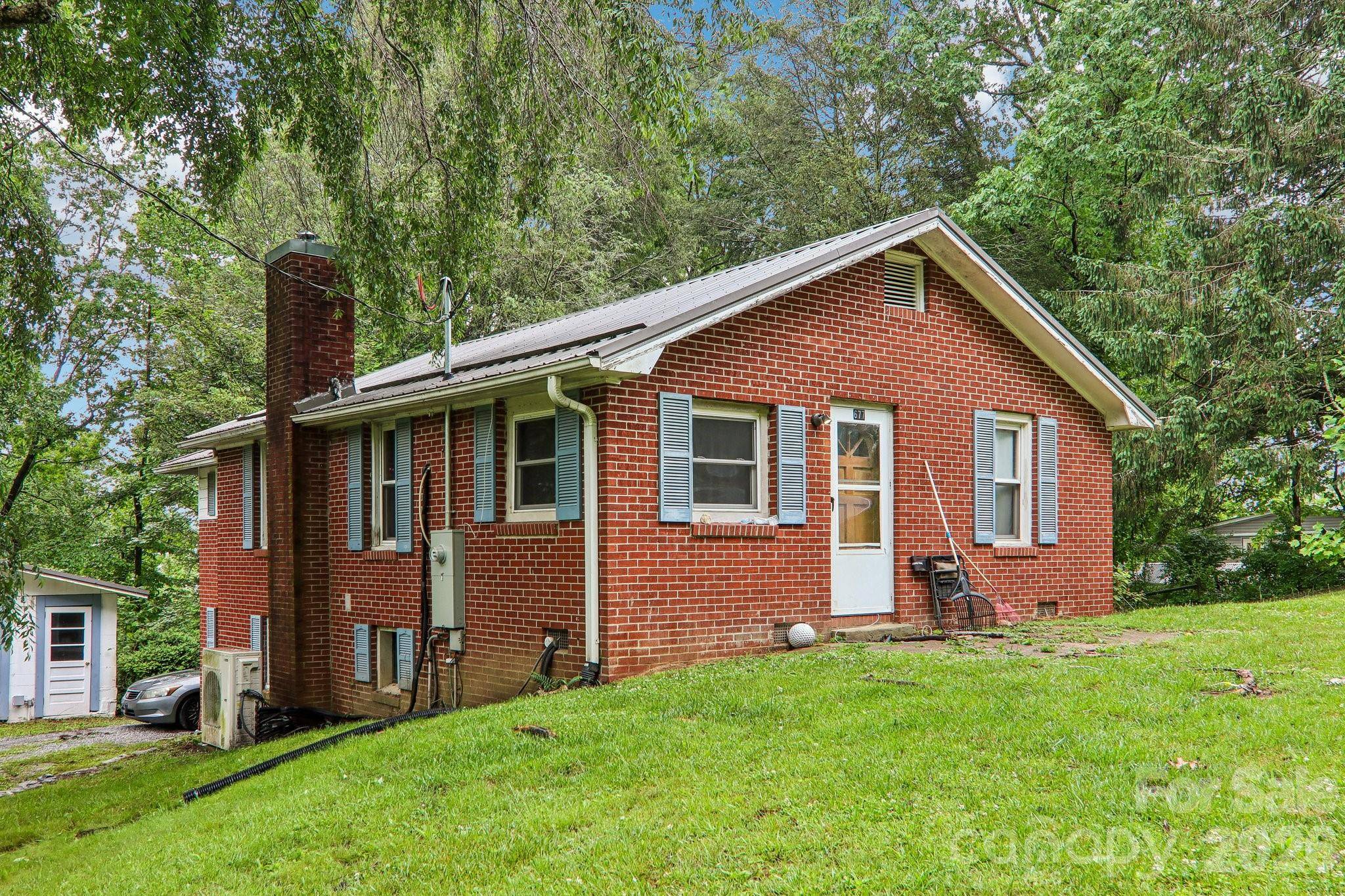677 Mount Olivet RD, Zirconia, NC 28790