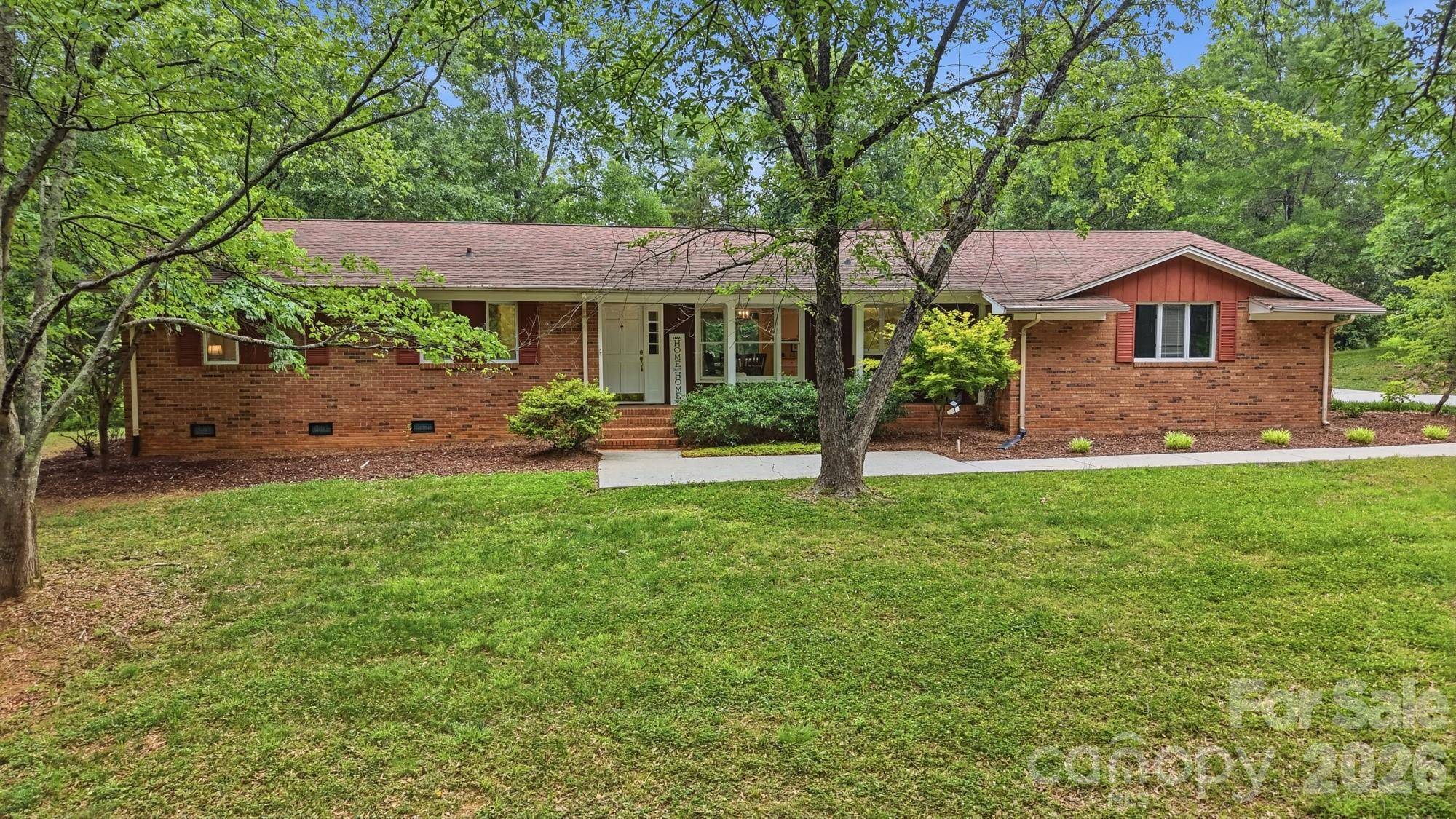 201 Hickory Hill LN, Stanley, NC 28164