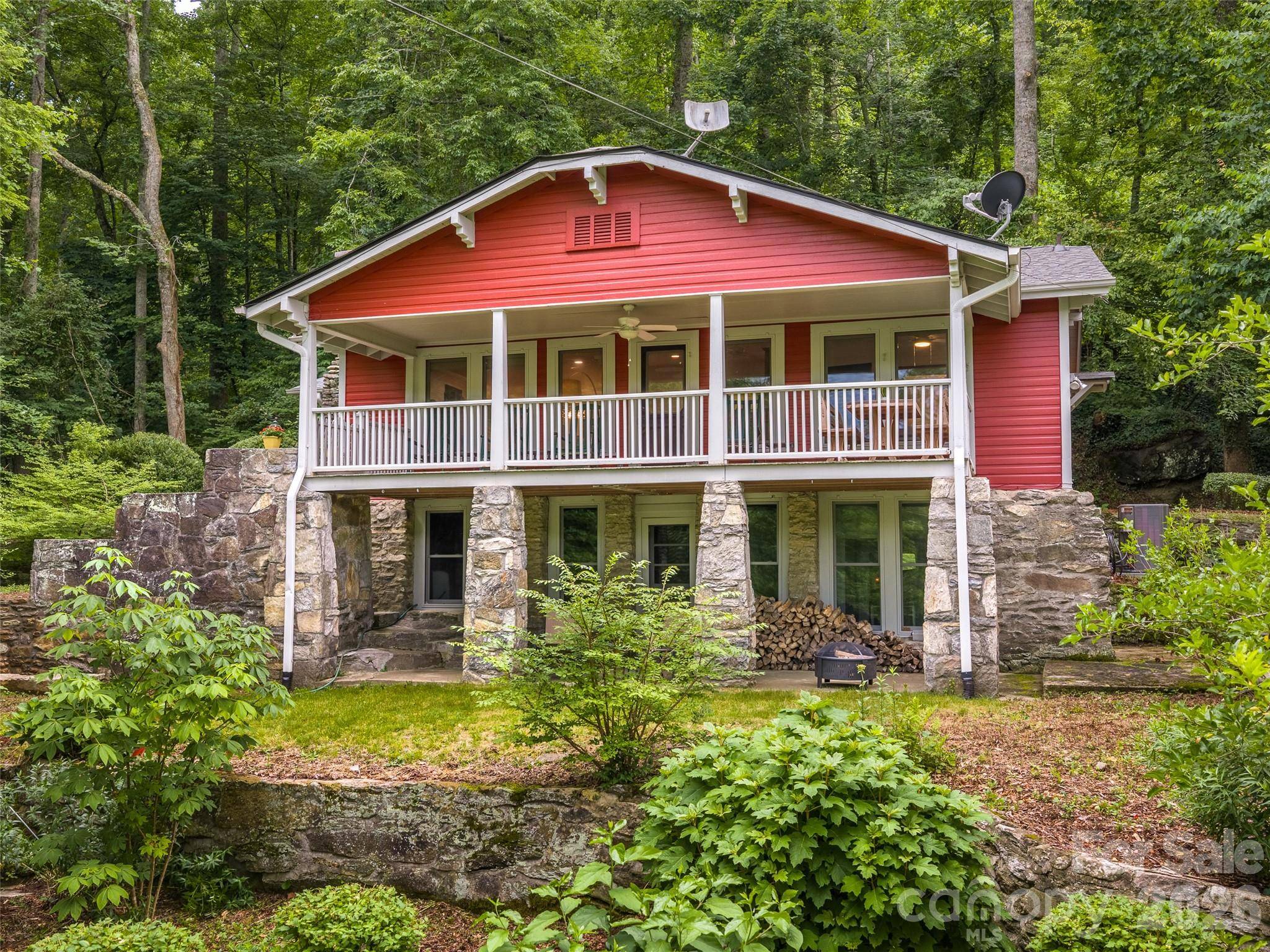 206 Chestnut Hill RD, Gerton, NC 28735