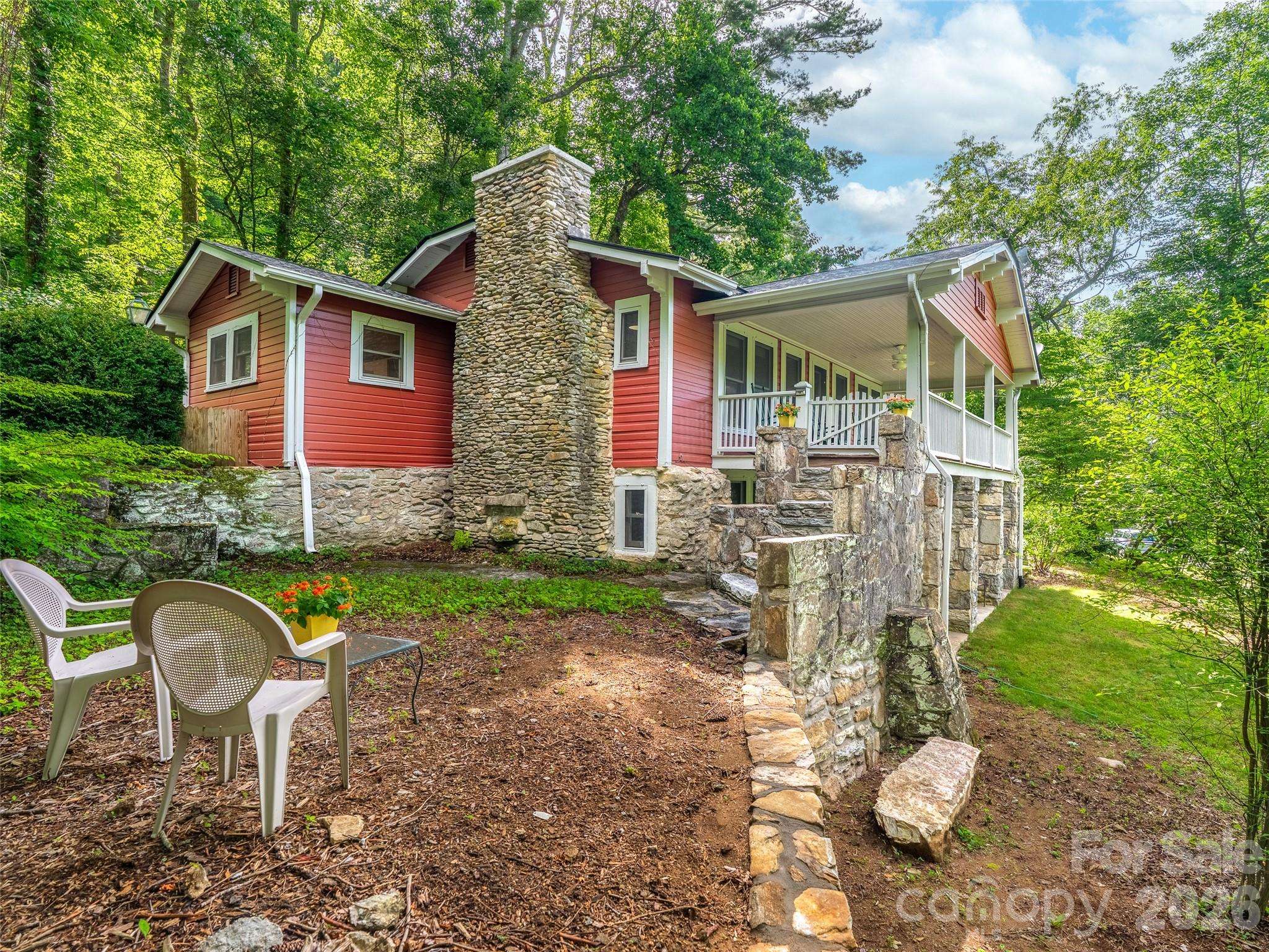 206 Chestnut Hill RD, Gerton, NC 28735