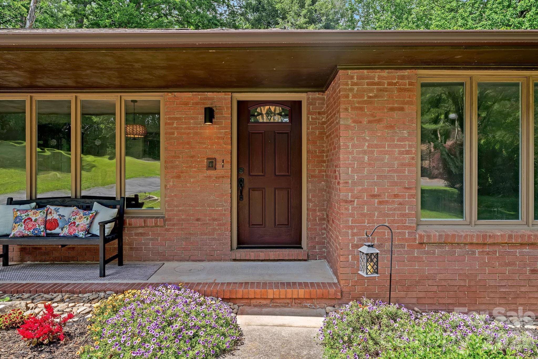 11 Grenadier CT, Candler, NC 28715
