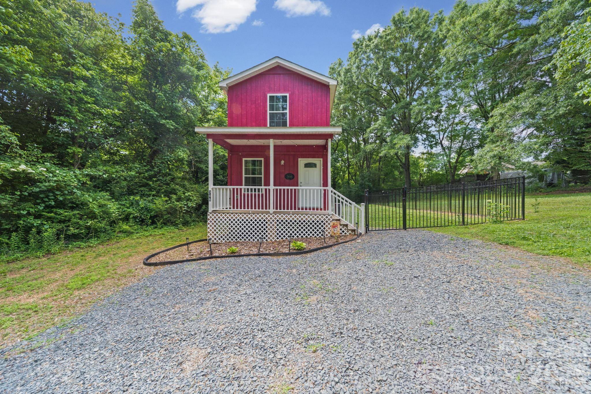 308 E 10th ST, Oakboro, NC 28129