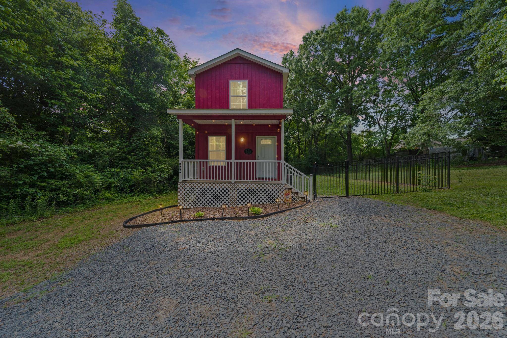 308 E 10th ST, Oakboro, NC 28129
