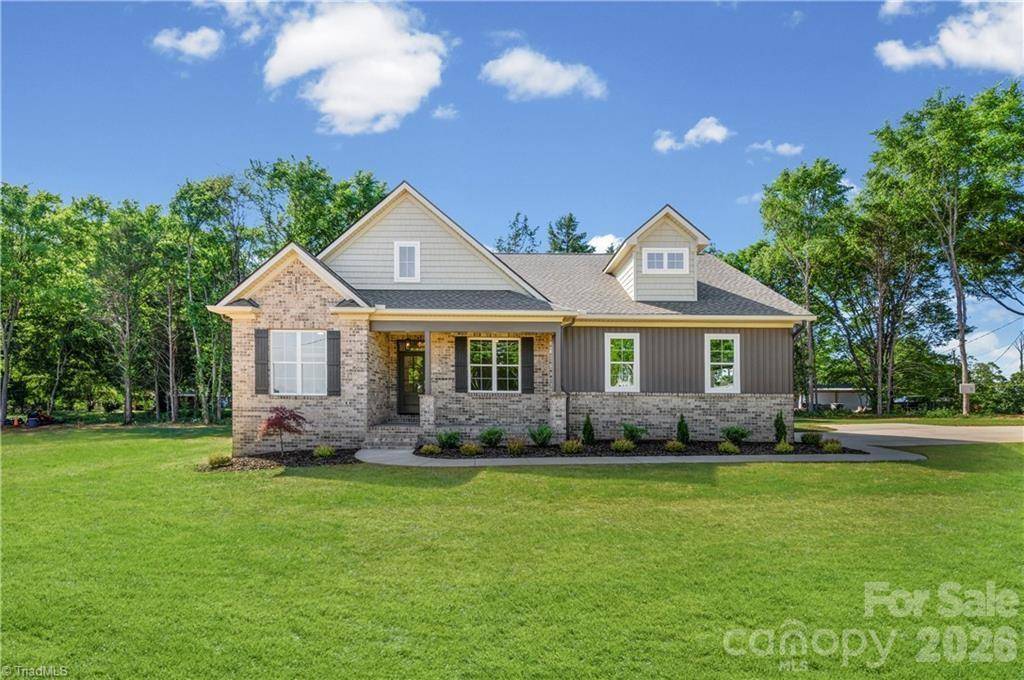 109 Frost RD, Advance, NC 27006
