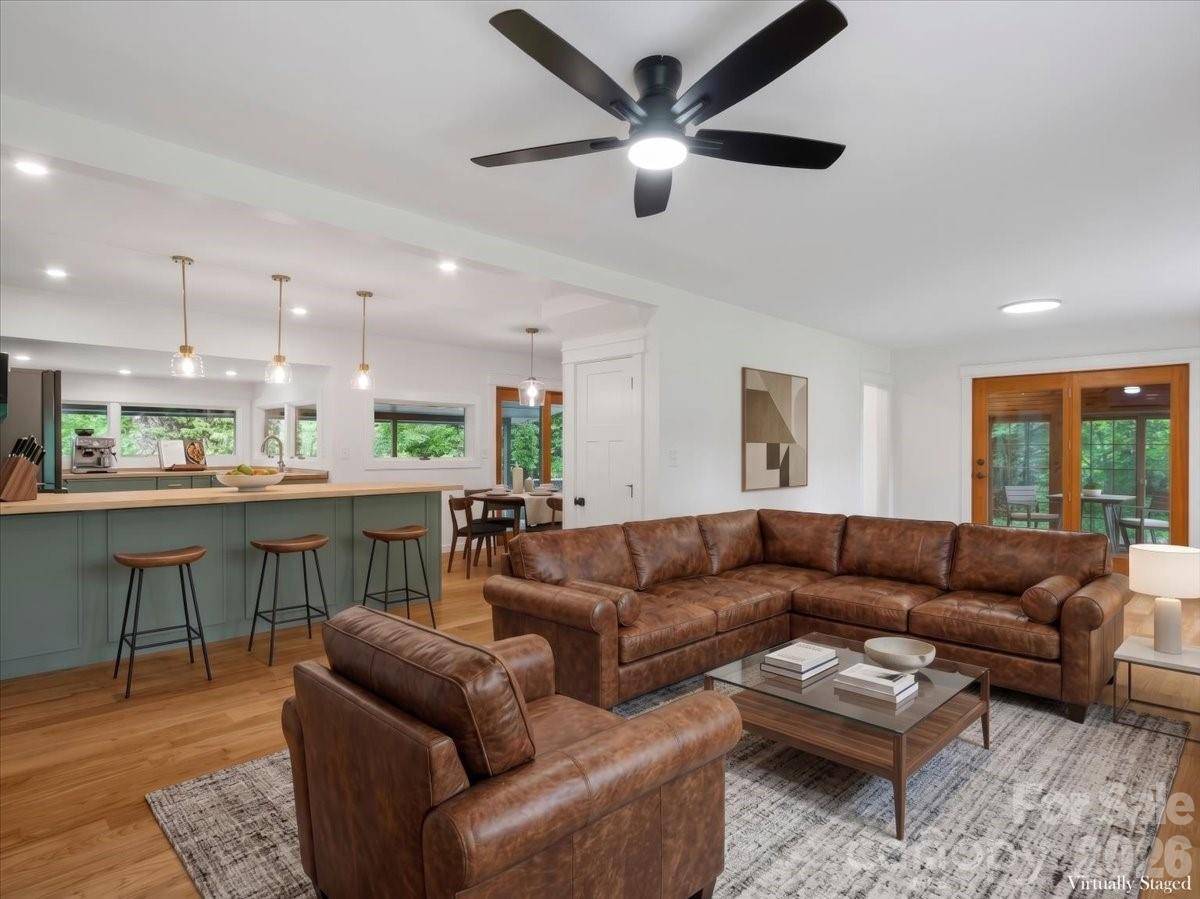 455 Rocky Springs HTS, Burnsville, NC 28714