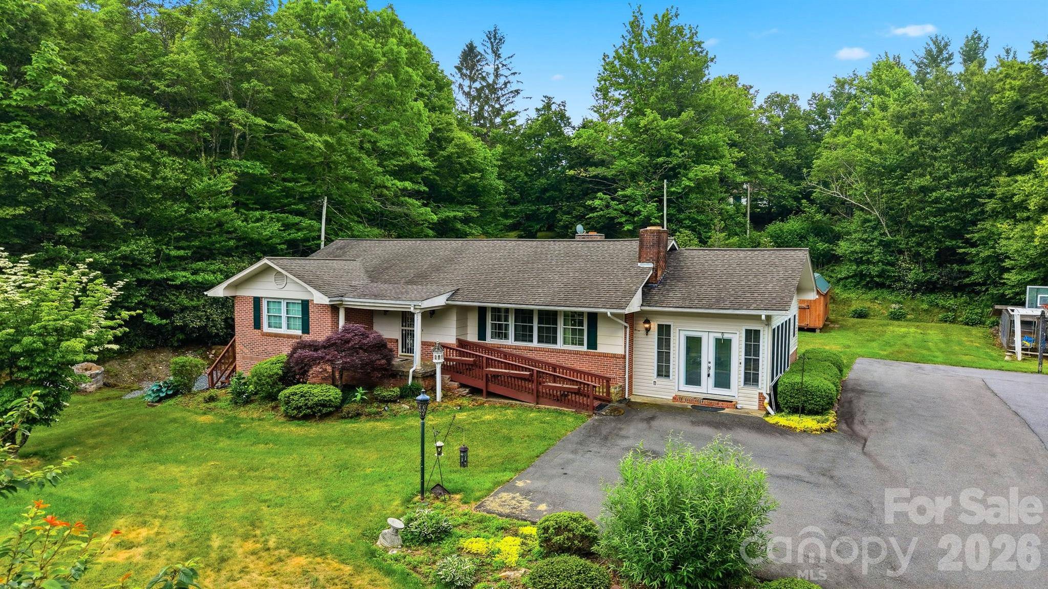 9121 NC 181 HWY, Newland, NC 28657