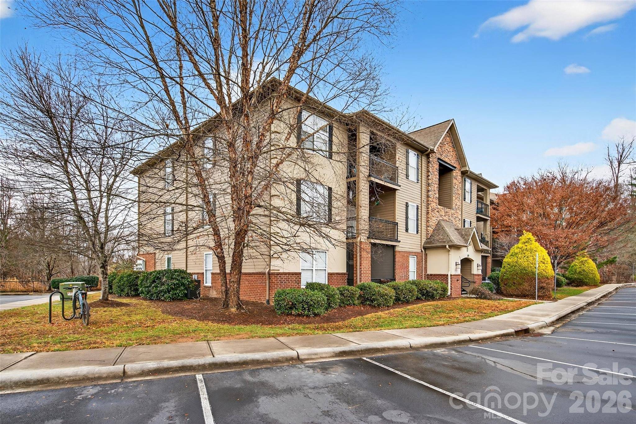 202 Brickton Village CIR #201, Fletcher, NC 28732