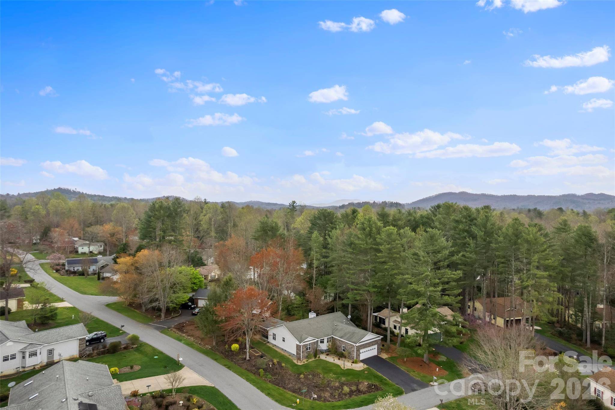 2 Manakiki CT, Etowah, NC 28729
