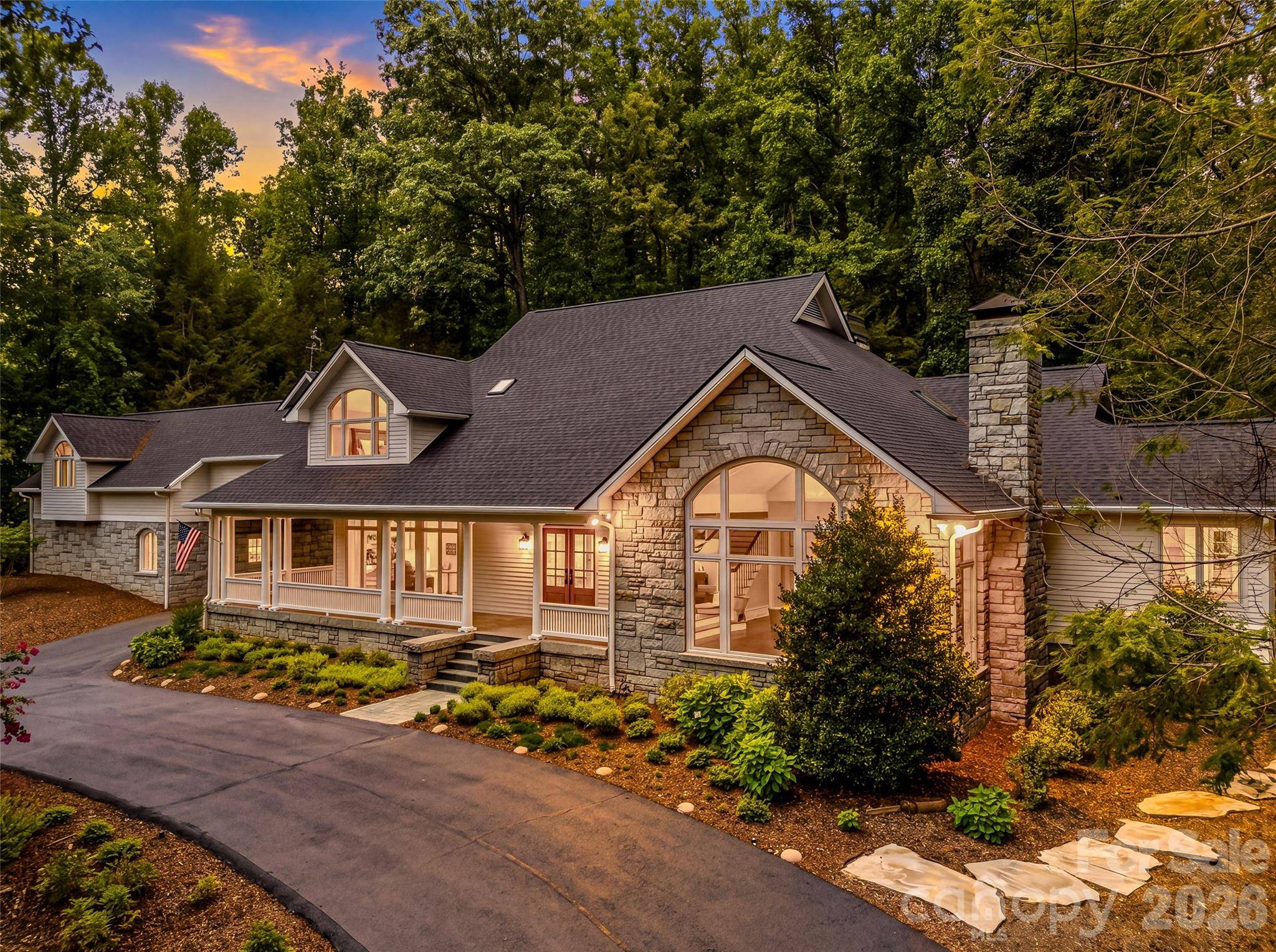 4 Cedar Hill DR, Asheville, NC 28803
