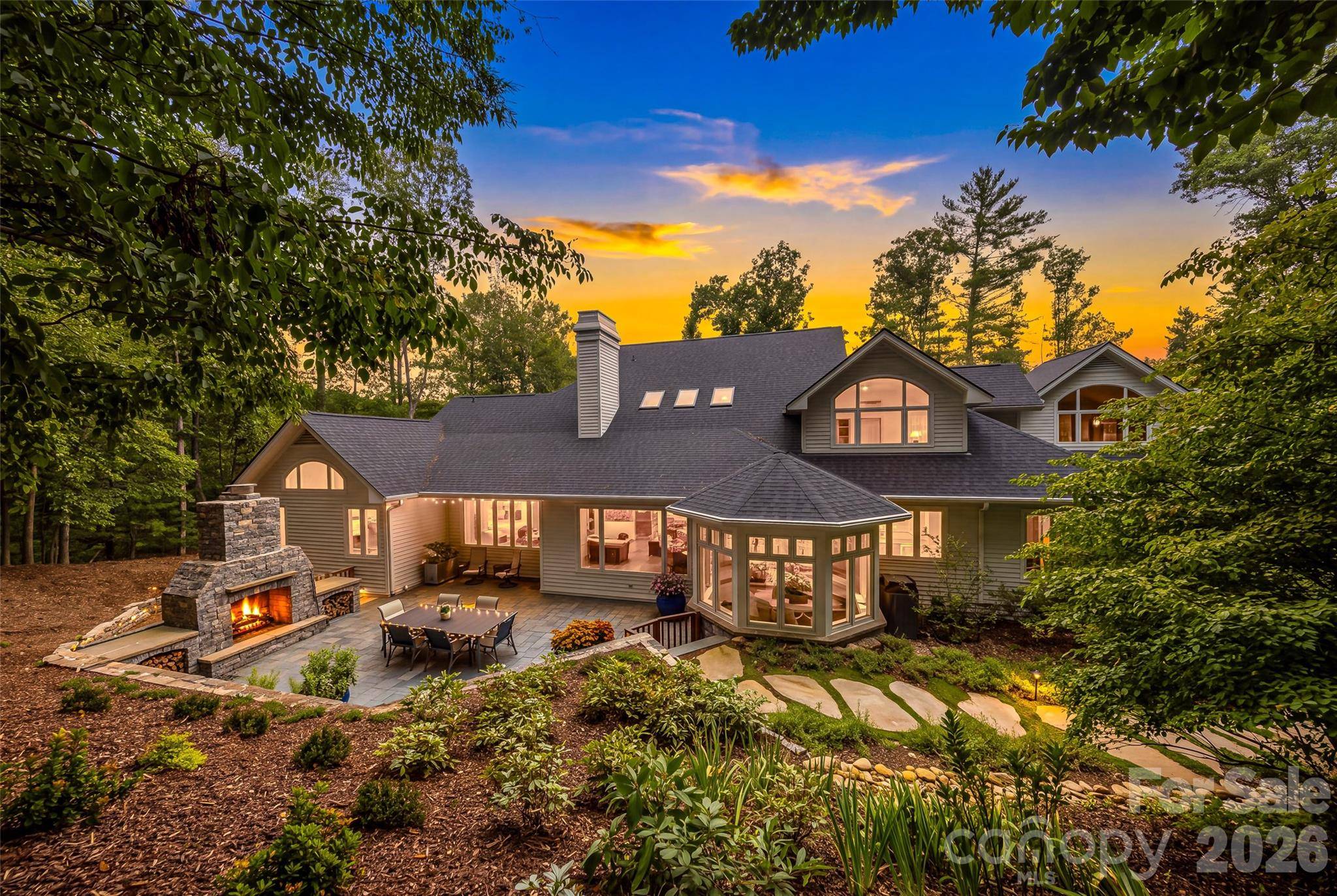 4 Cedar Hill DR, Asheville, NC 28803