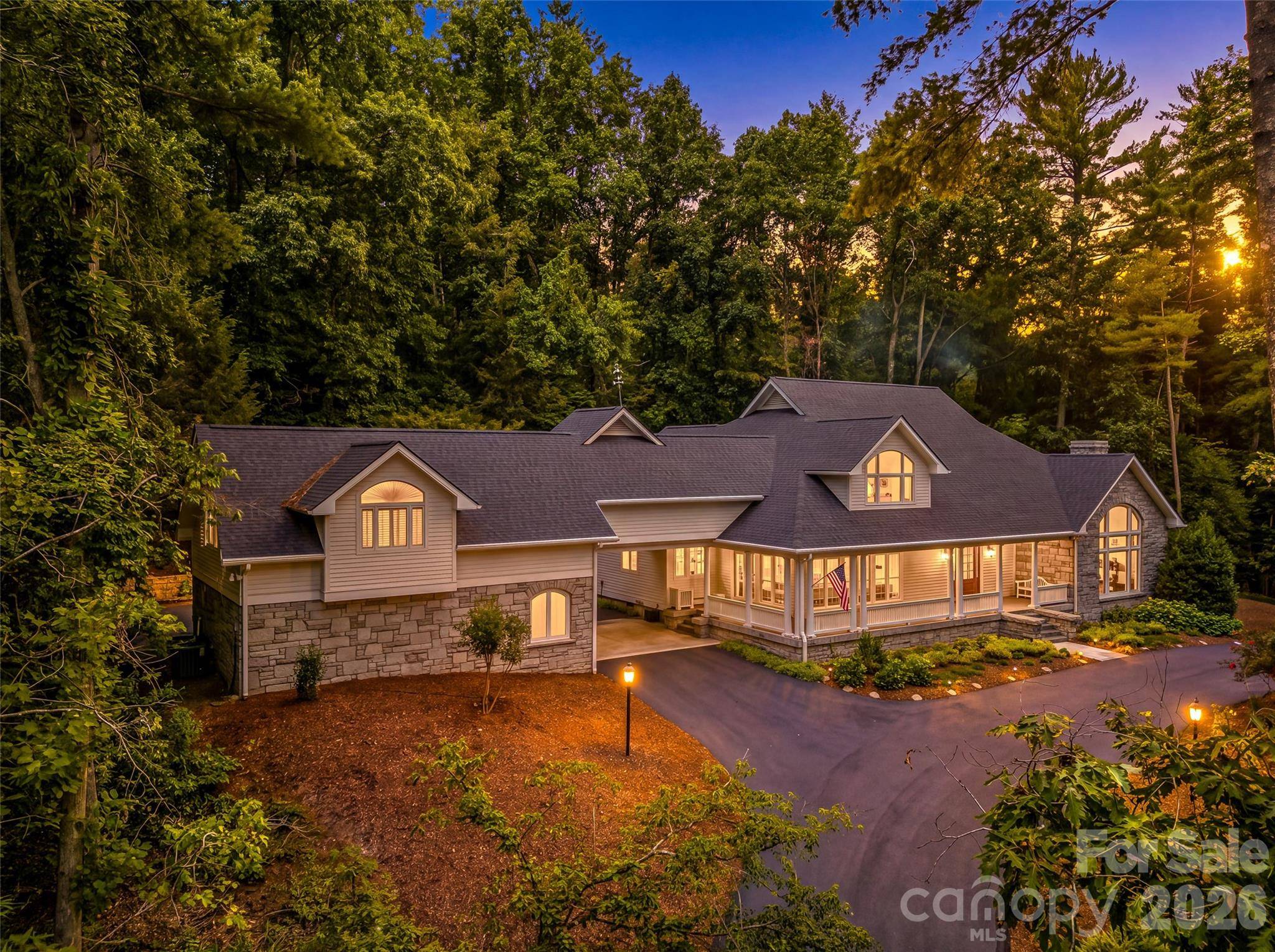 4 Cedar Hill DR, Asheville, NC 28803