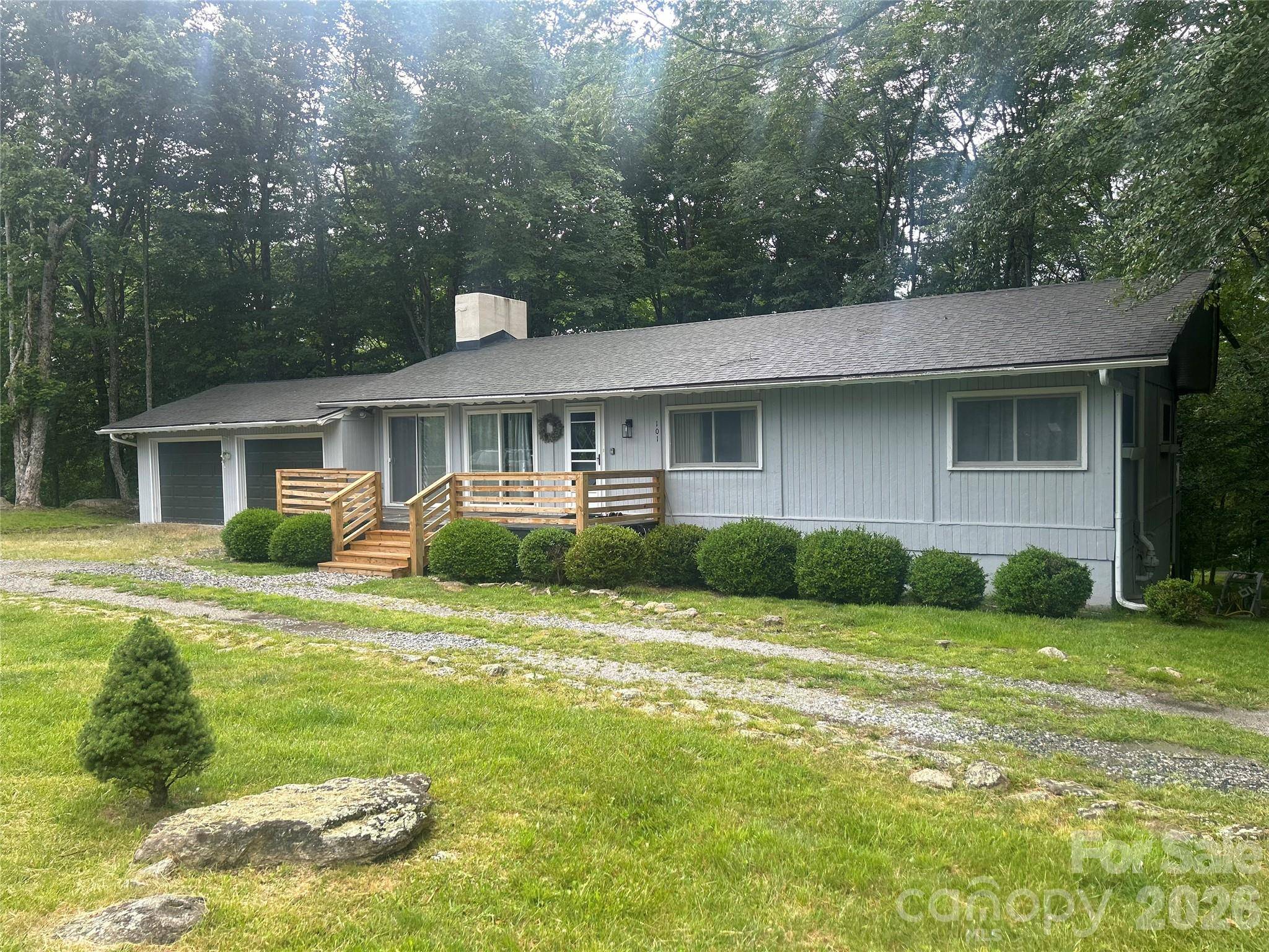 101 Upper Grouse Ridge RD, Beech Mountain, NC 28604