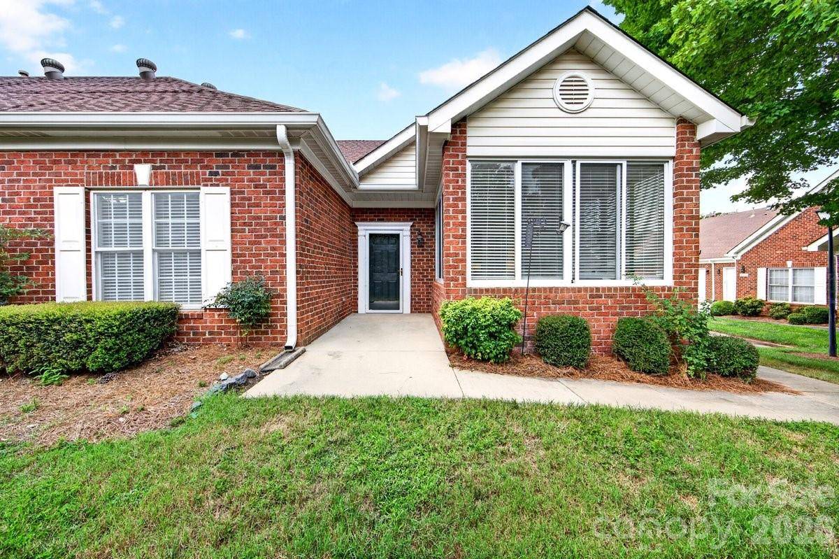 8629 Windsor Ridge DR, Charlotte, NC 28277
