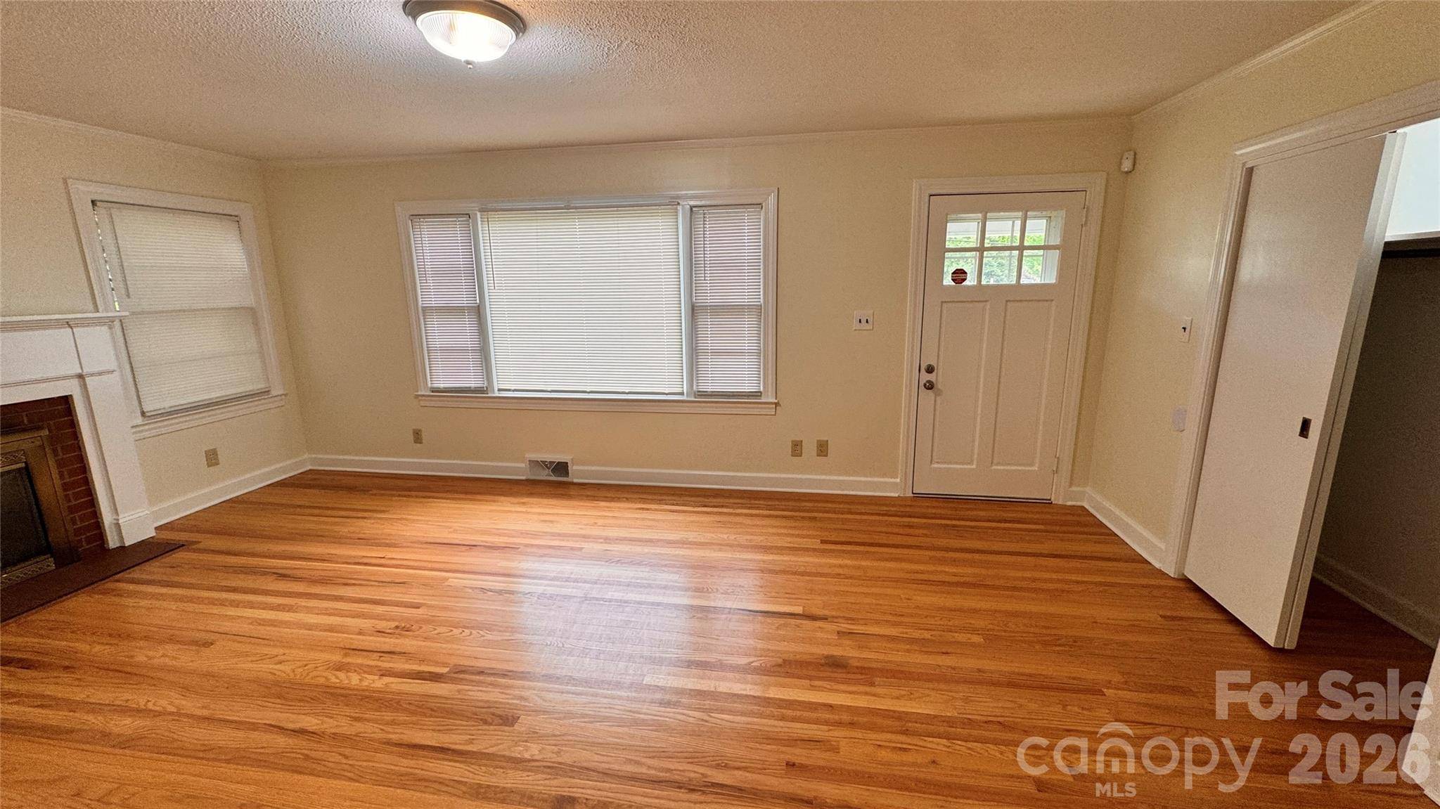 690 Brookdale DR, Statesville, NC 28677