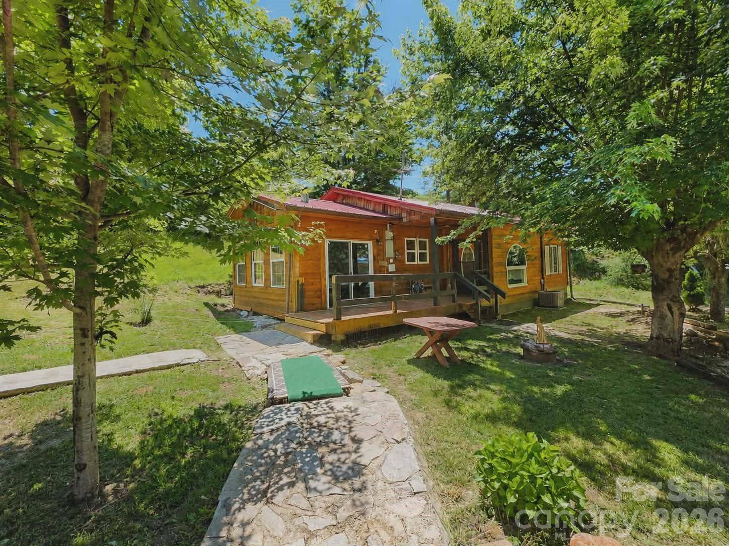 92 Buchanan DR, Bakersville, NC 28705