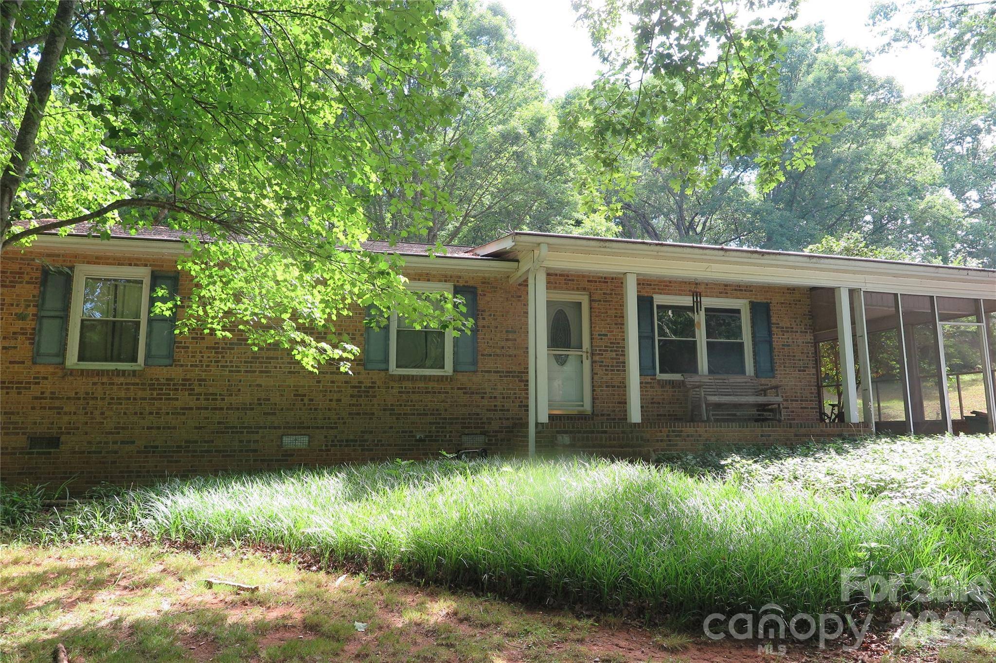 112 Glenn Oaks DR, Lawndale, NC 28090