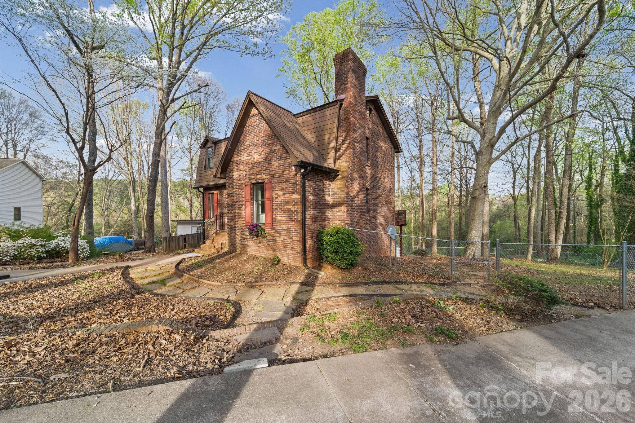 200 Maple CT, Lexington, NC 27295