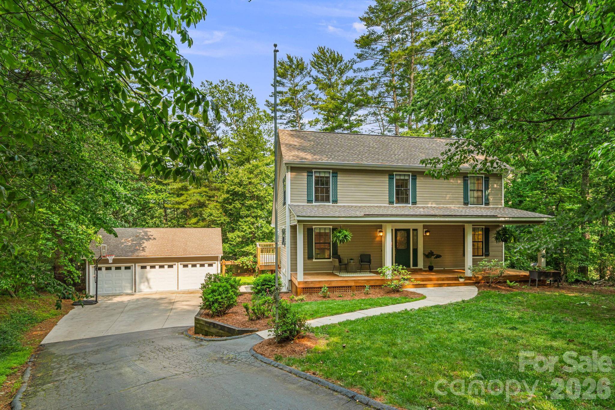 212 Riva Ridge DR, Fairview, NC 28730