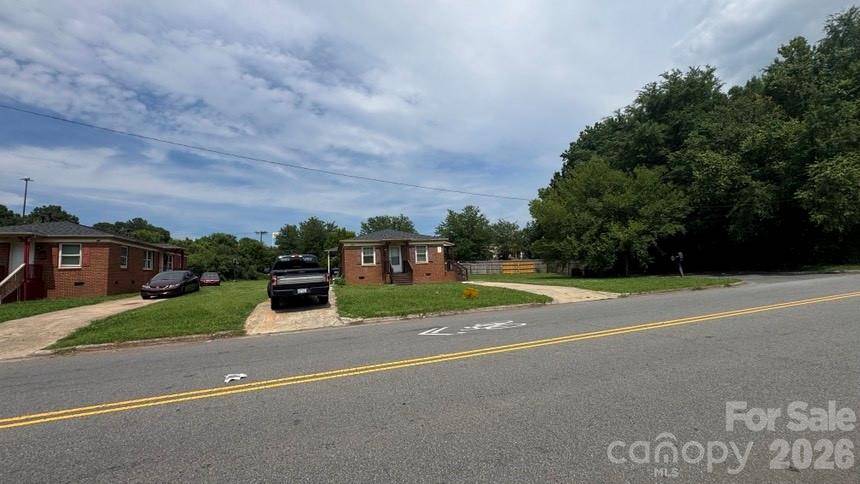 1661 &1665 Montana DR, Charlotte, NC 28216
