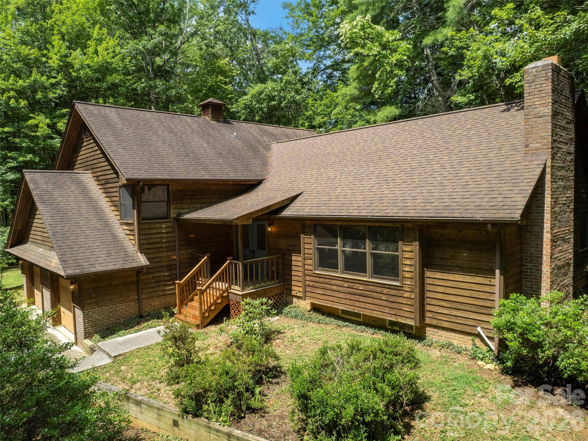 11 Tree Top DR, Arden, NC 28704
