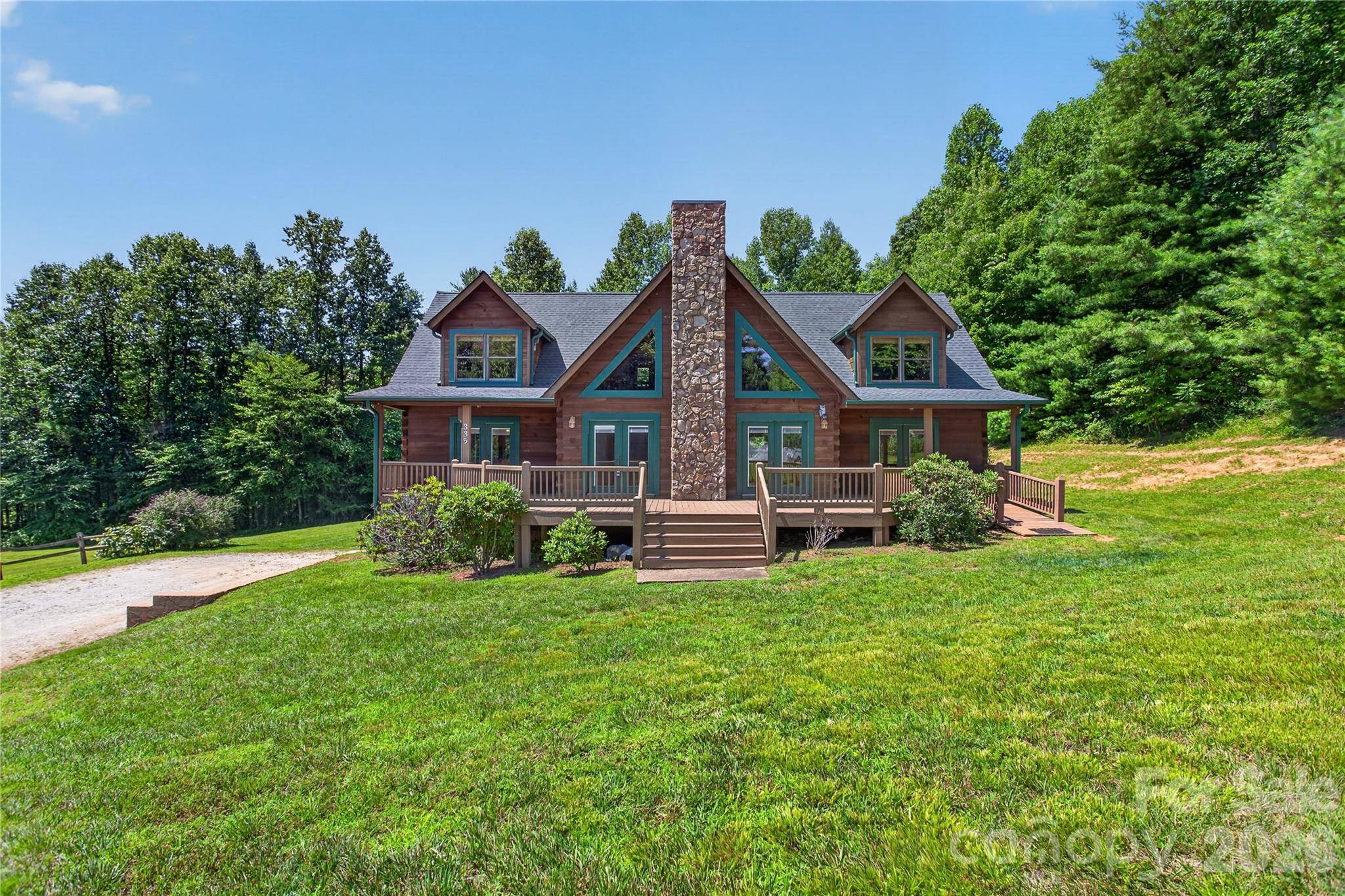 335 Whites Lake BLVD, Saluda, NC 28773