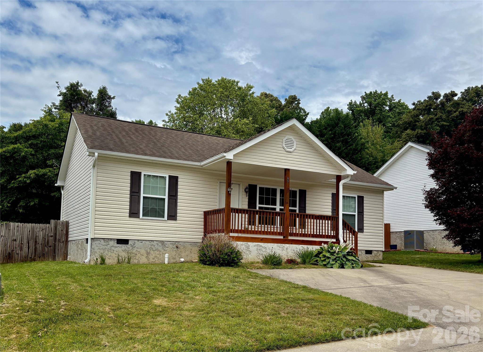 95 Newberry DR, Fletcher, NC 28732