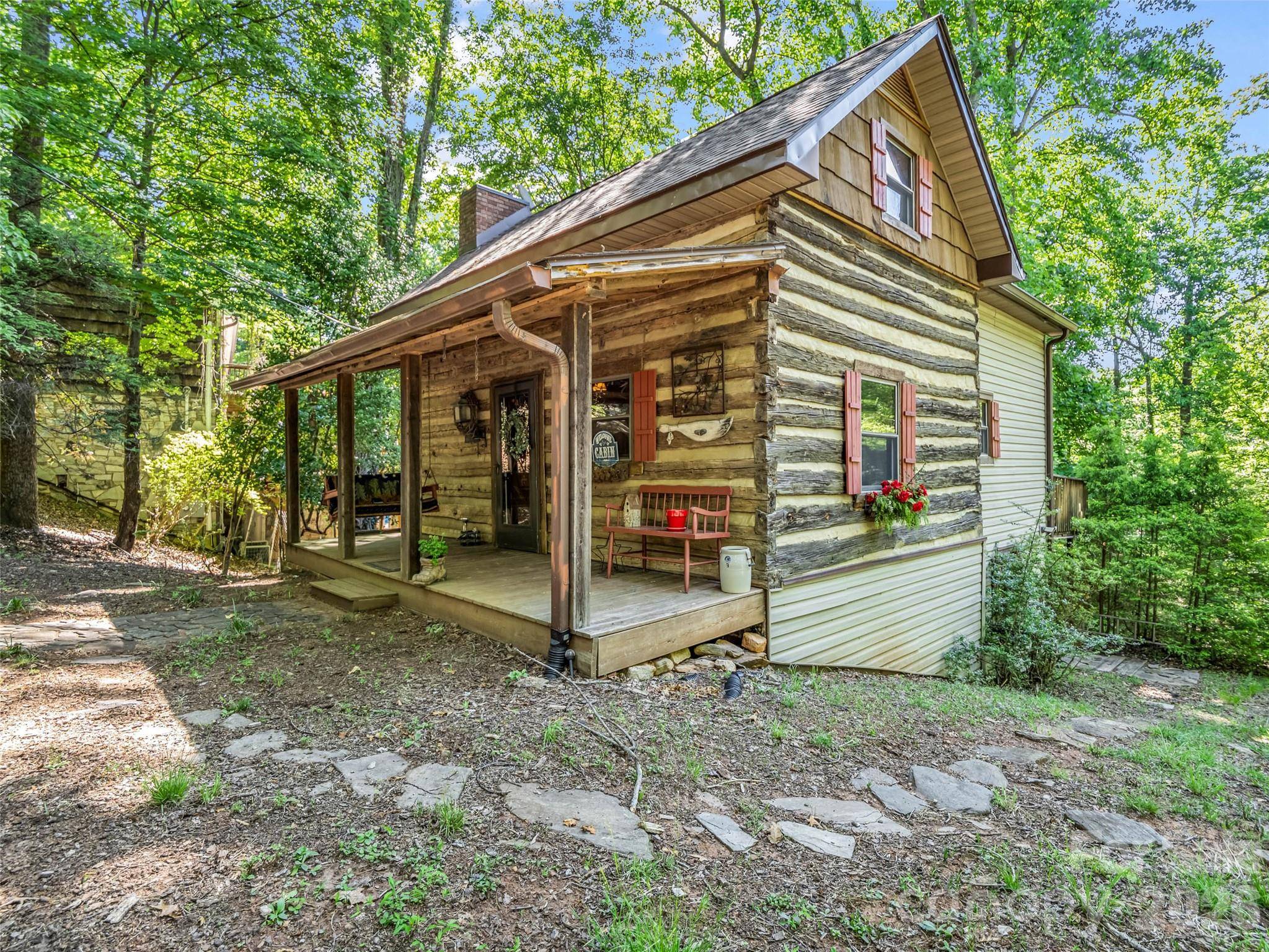 1208 Forest Lake Heights DR, Nebo, NC 28761