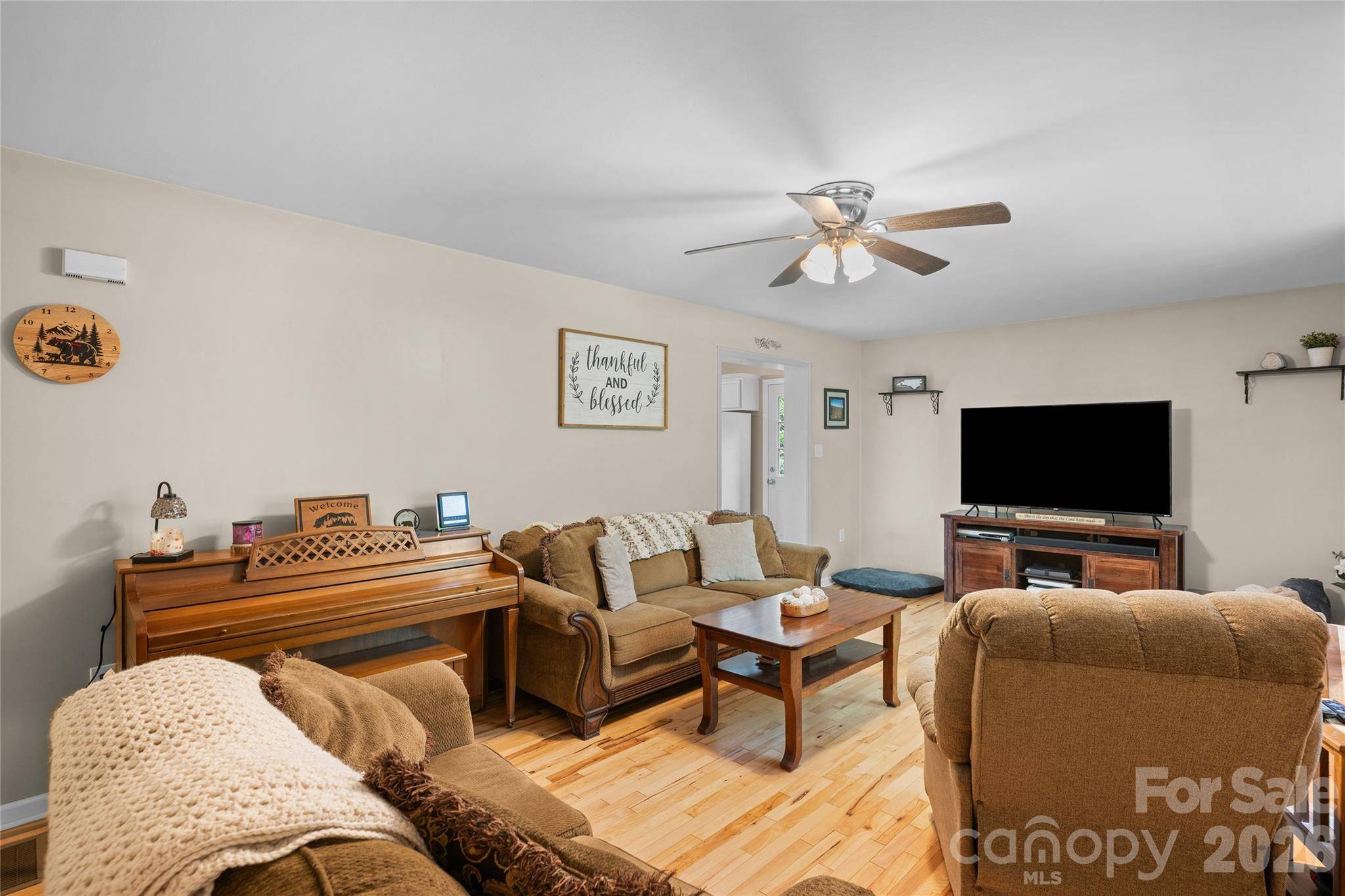 125 Round Mountain RD, Brevard, NC 28747