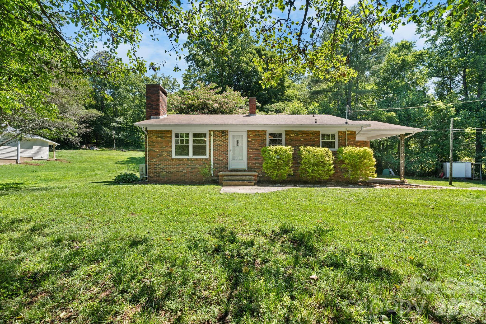 333 Chapel Hill Church LOOP, Marion, NC 28752