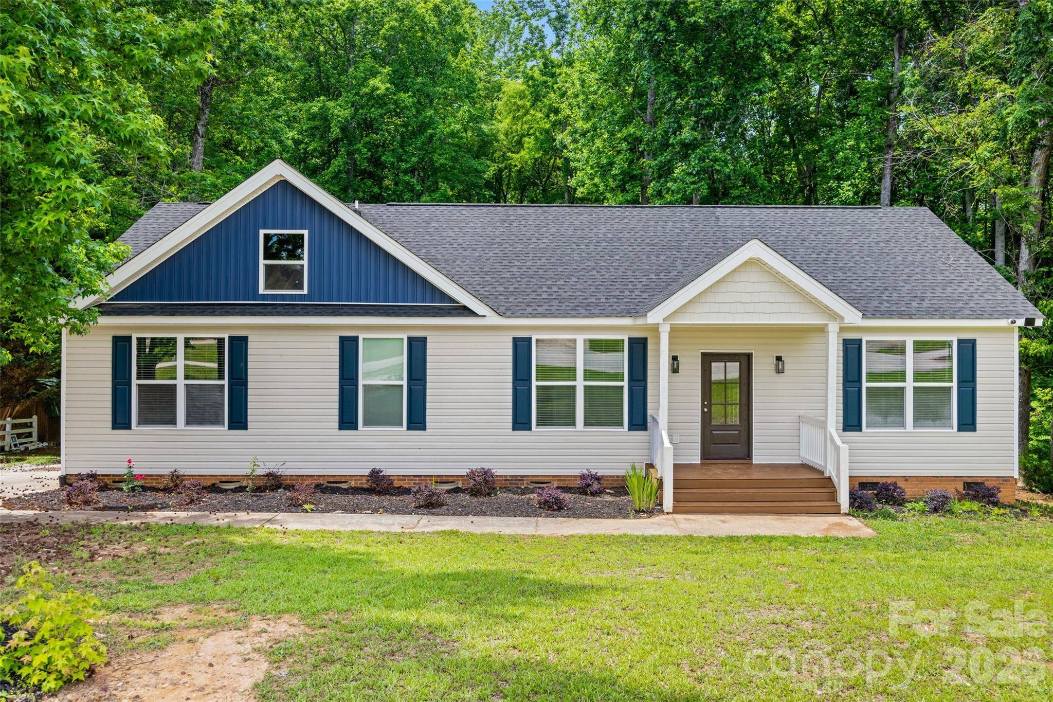 925 Loganberry LN, York, SC 29745