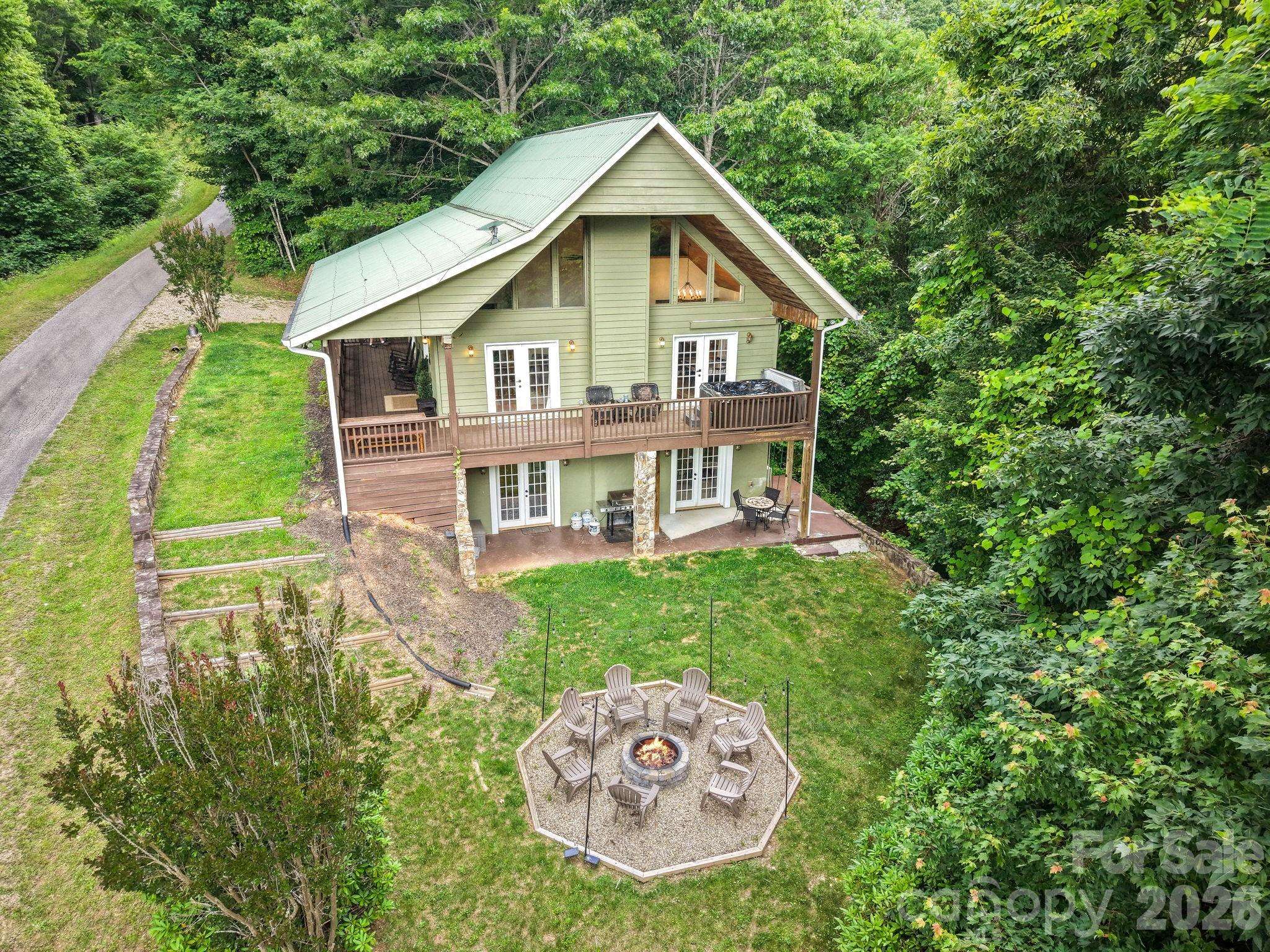 576 Grizzly RDG, Bryson City, NC 28713