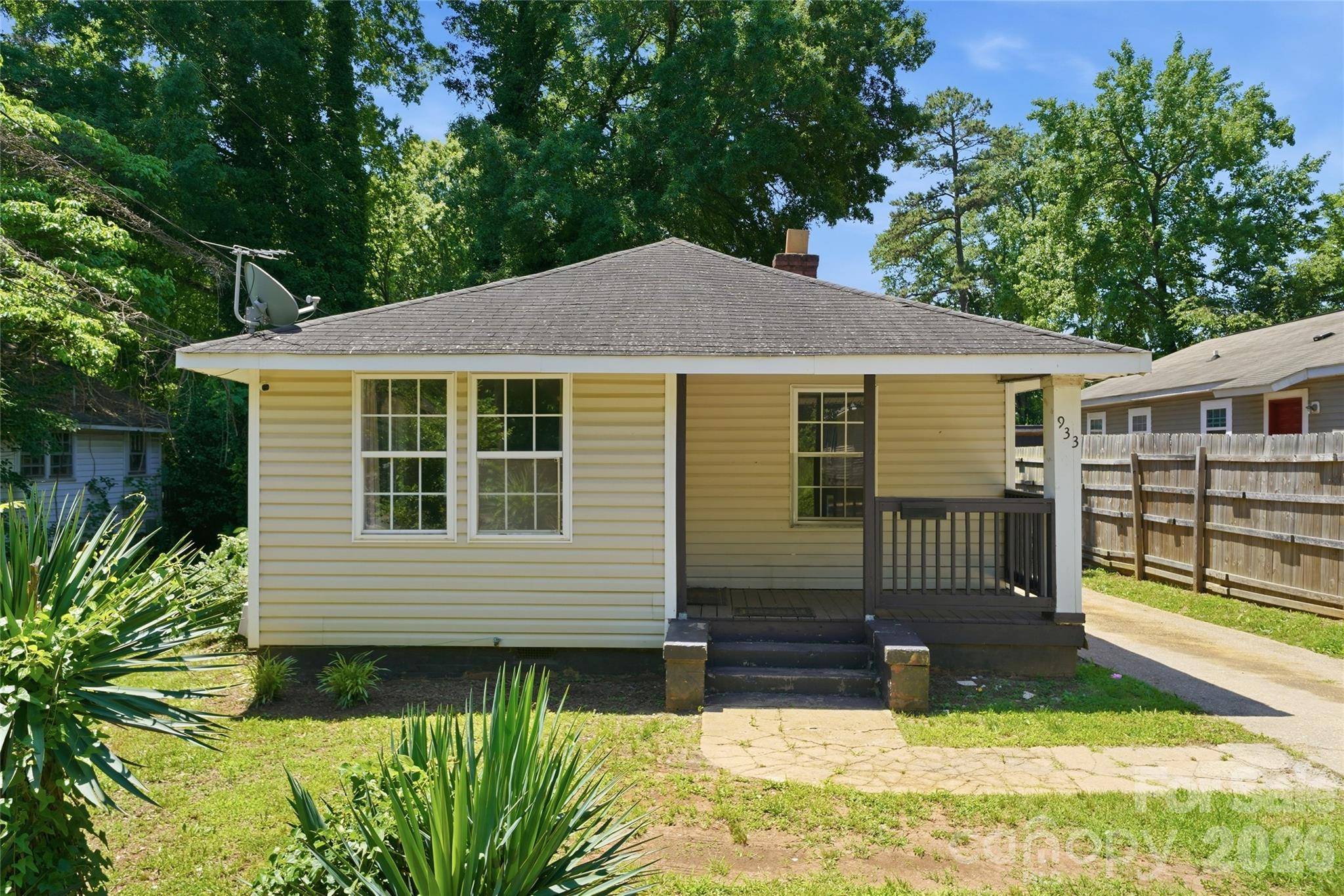 933 Rowan ST, Charlotte, NC 28208