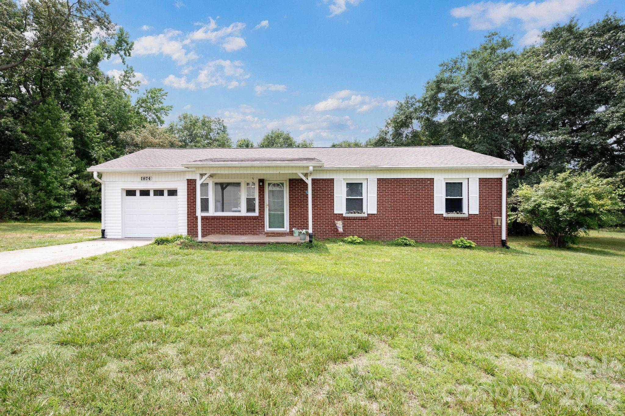1674 Harris Henrietta RD, Forest City, NC 28043