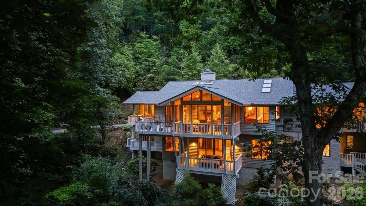 466 Sweetwater LN, Pisgah Forest, NC 28768