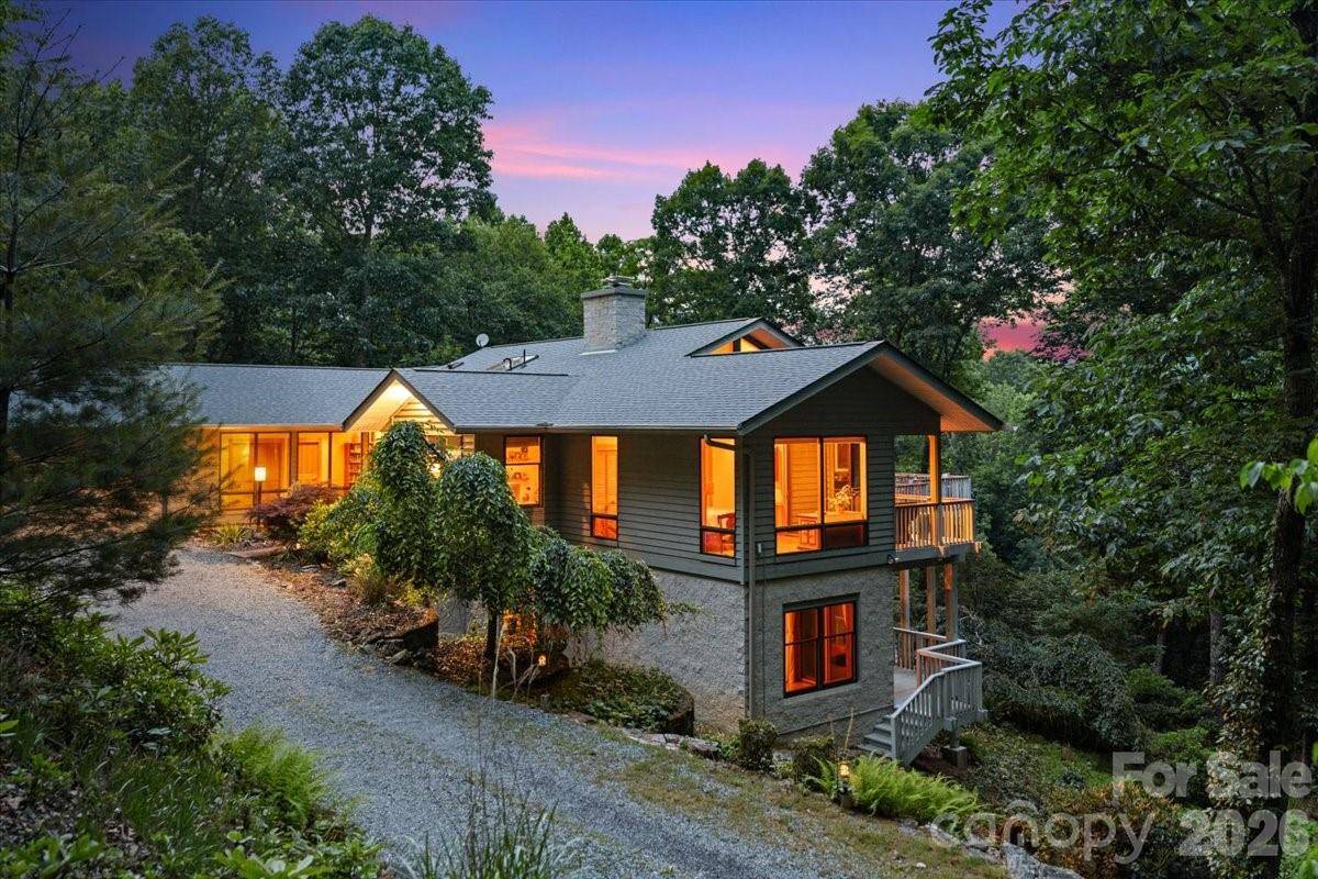466 Sweetwater LN, Pisgah Forest, NC 28768