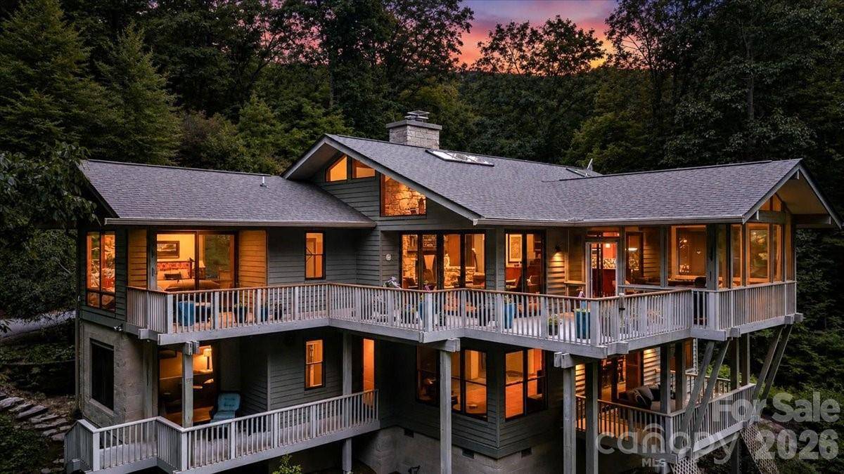 466 Sweetwater LN, Pisgah Forest, NC 28768