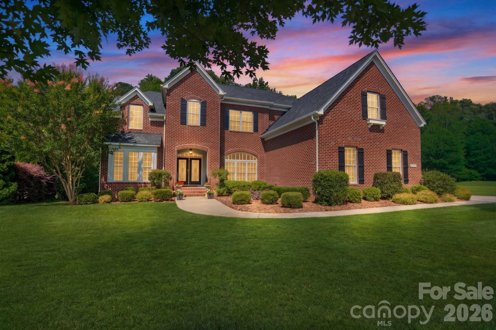 415 Five Leaf LN, Waxhaw, NC 28173
