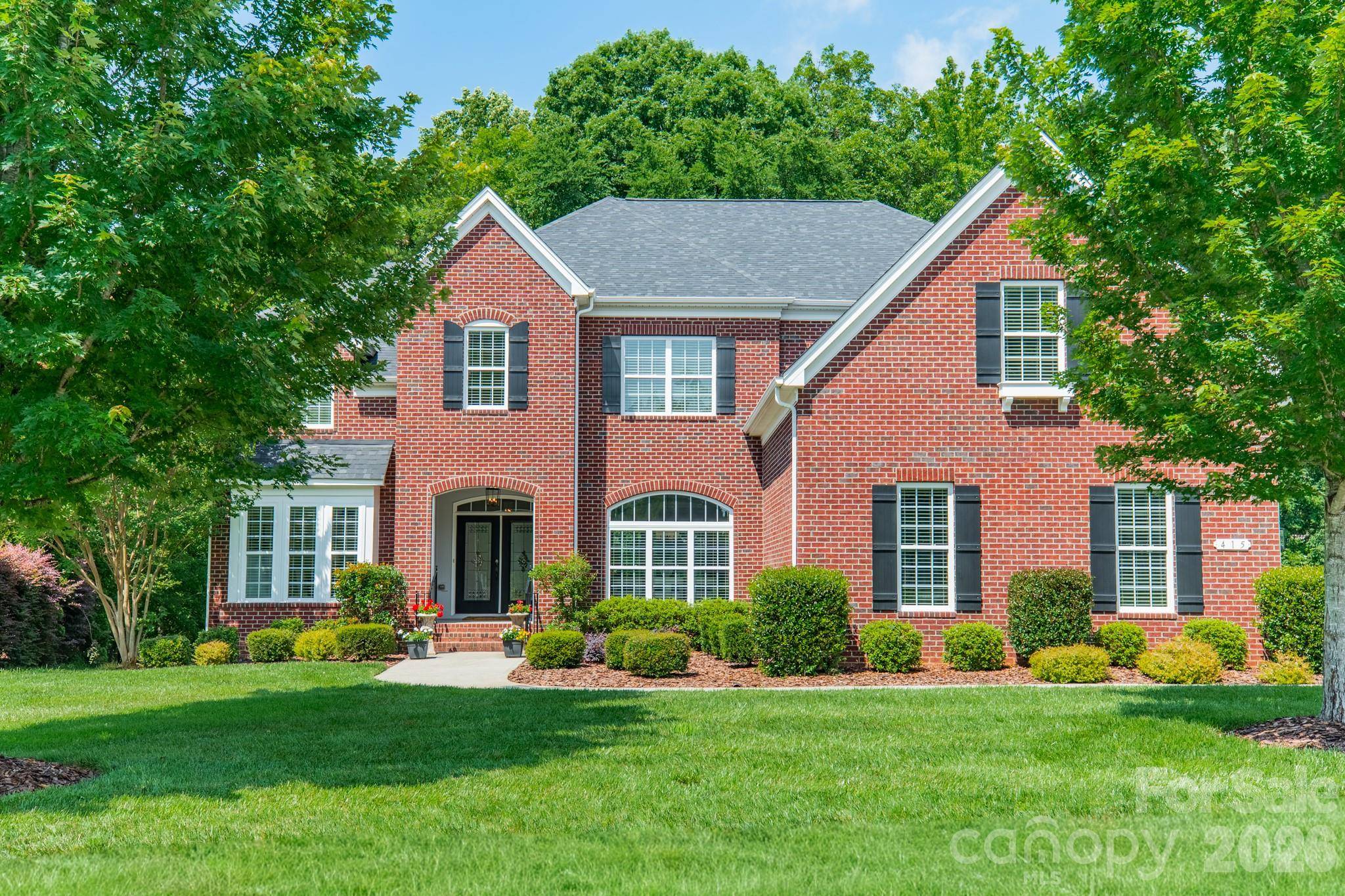 415 Five Leaf LN, Waxhaw, NC 28173