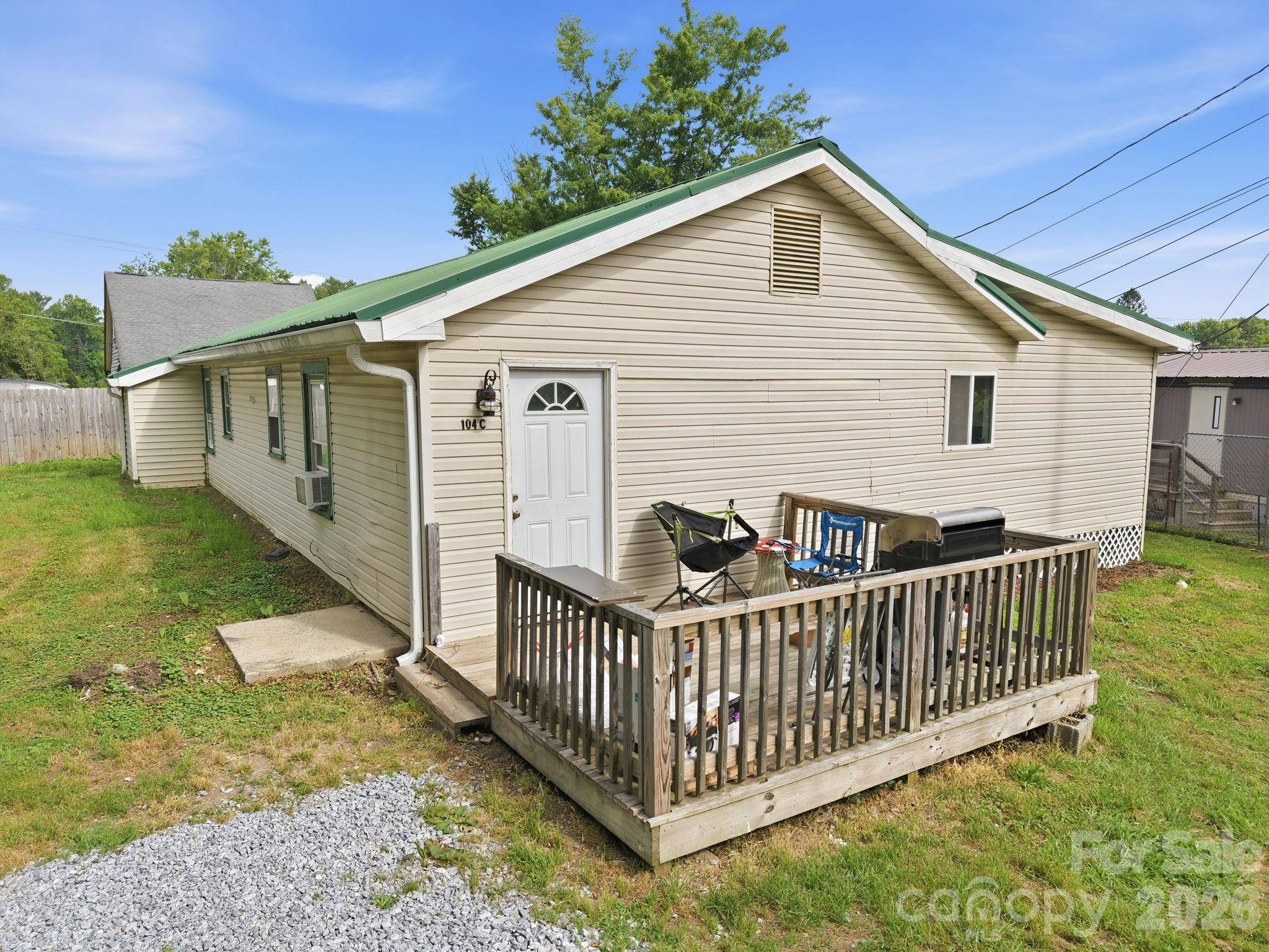 104 Jody ST, East Flat Rock, NC 28726