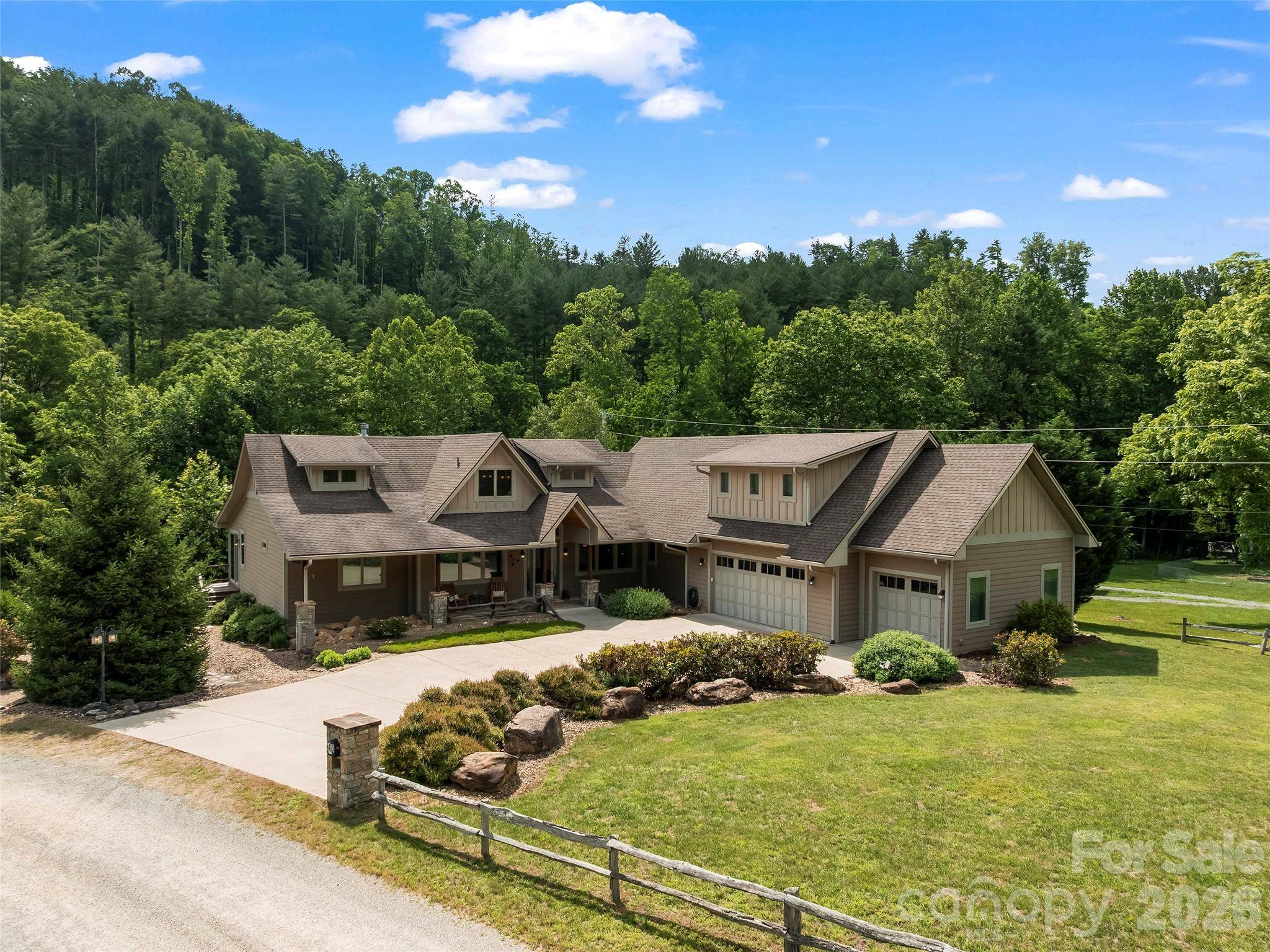 40 Shining Rock DR, Canton, NC 28716
