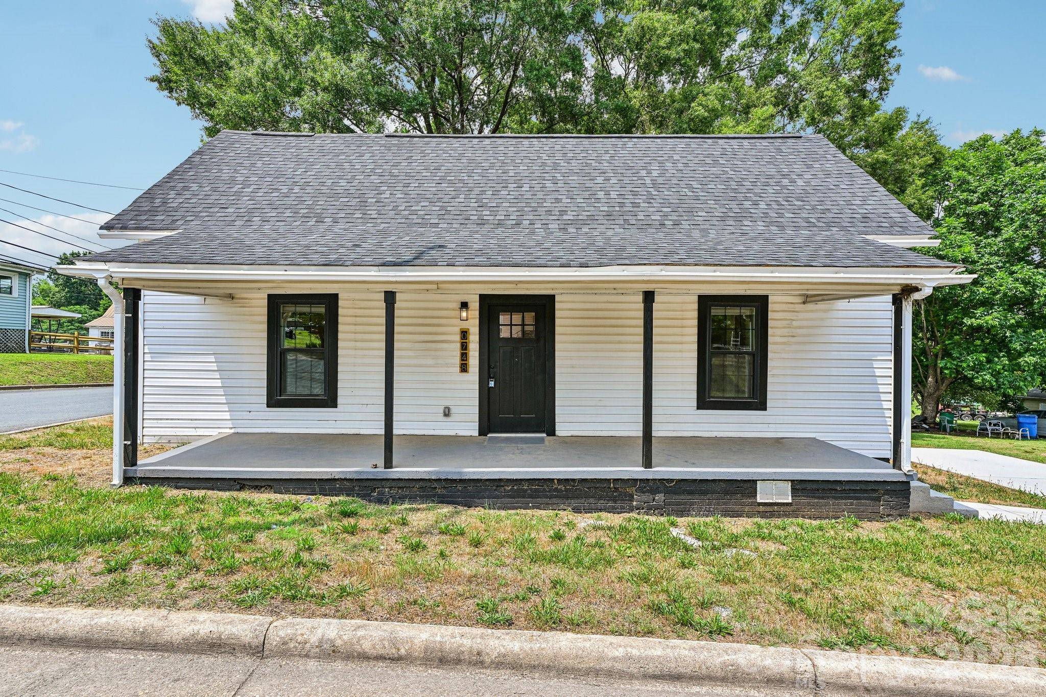 748 Efird ST, Albemarle, NC 28001