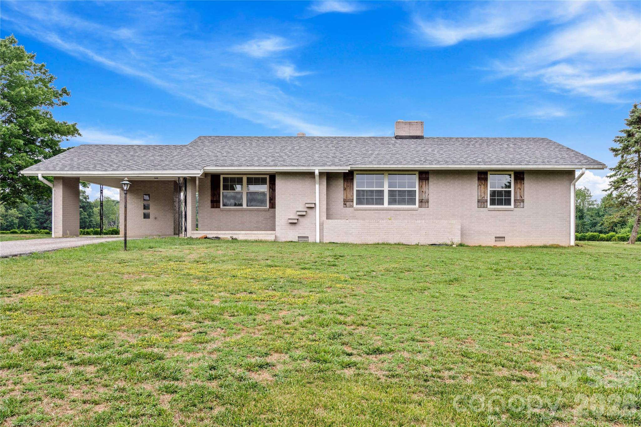 114 Shiloh Farm TRL, State Road, NC 28676