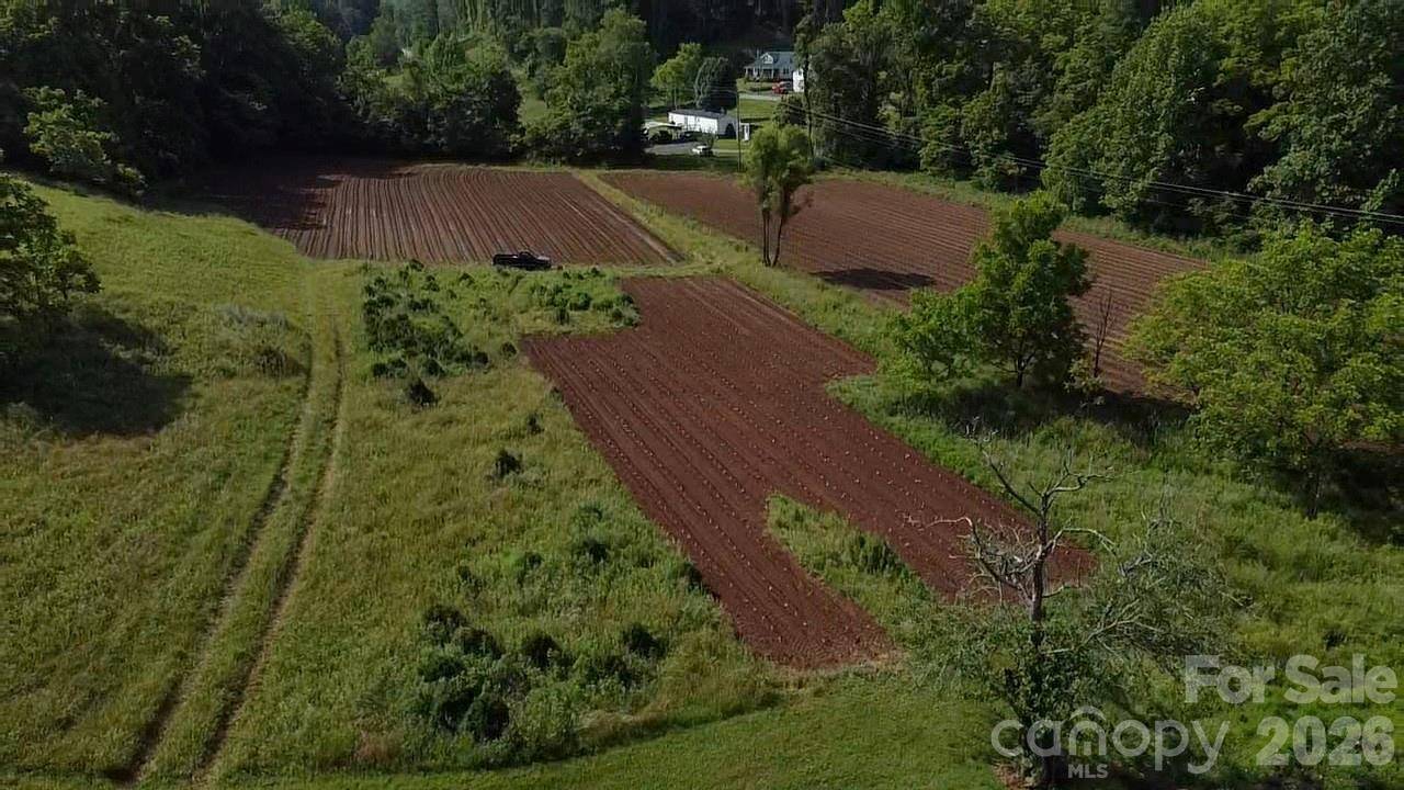 1327 NC 80 HWY, Bakersville, NC 28705